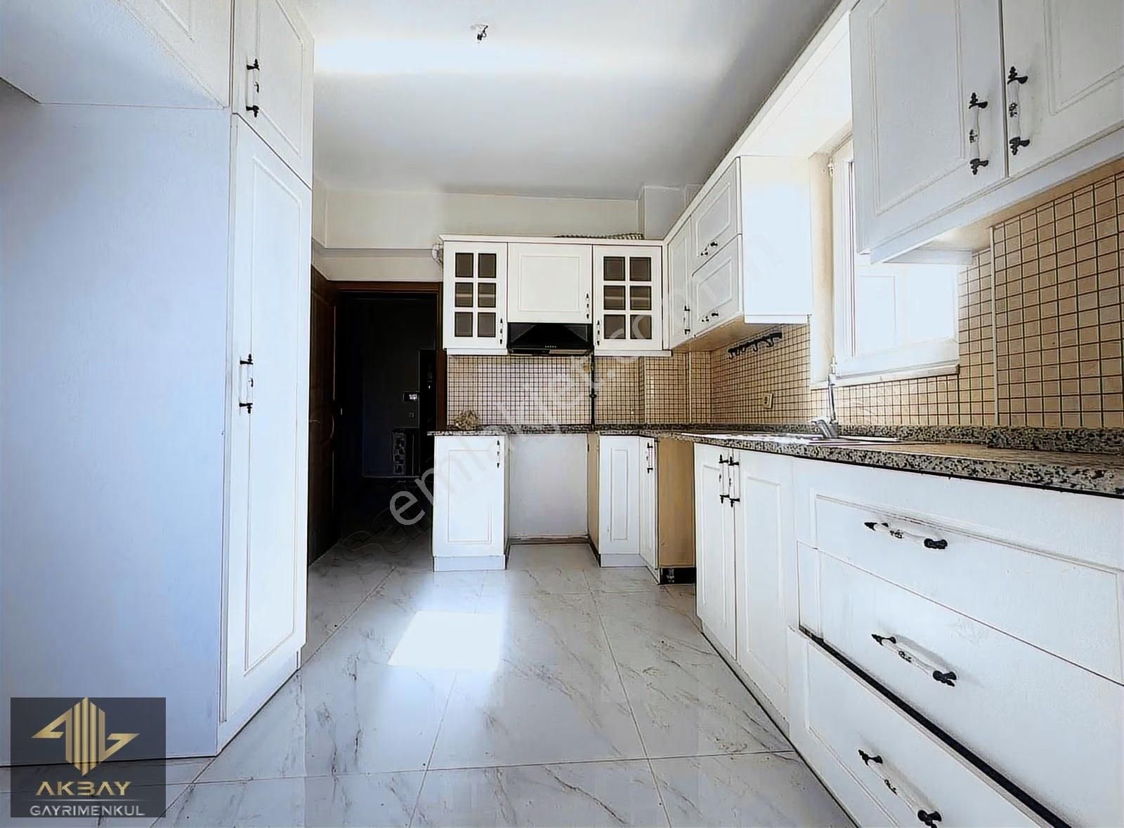 Altıntaş'ta Doğalgazlı Kapalı Otoparklı Havuzlu Sitede Geniş 3+1 - Görsel 22