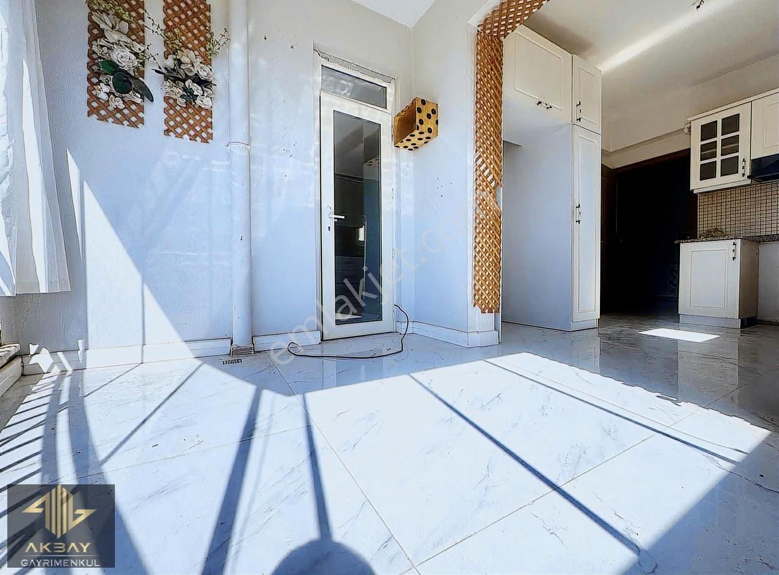 Altıntaş'ta Doğalgazlı Kapalı Otoparklı Havuzlu Sitede Geniş 3+1 - Görsel 13