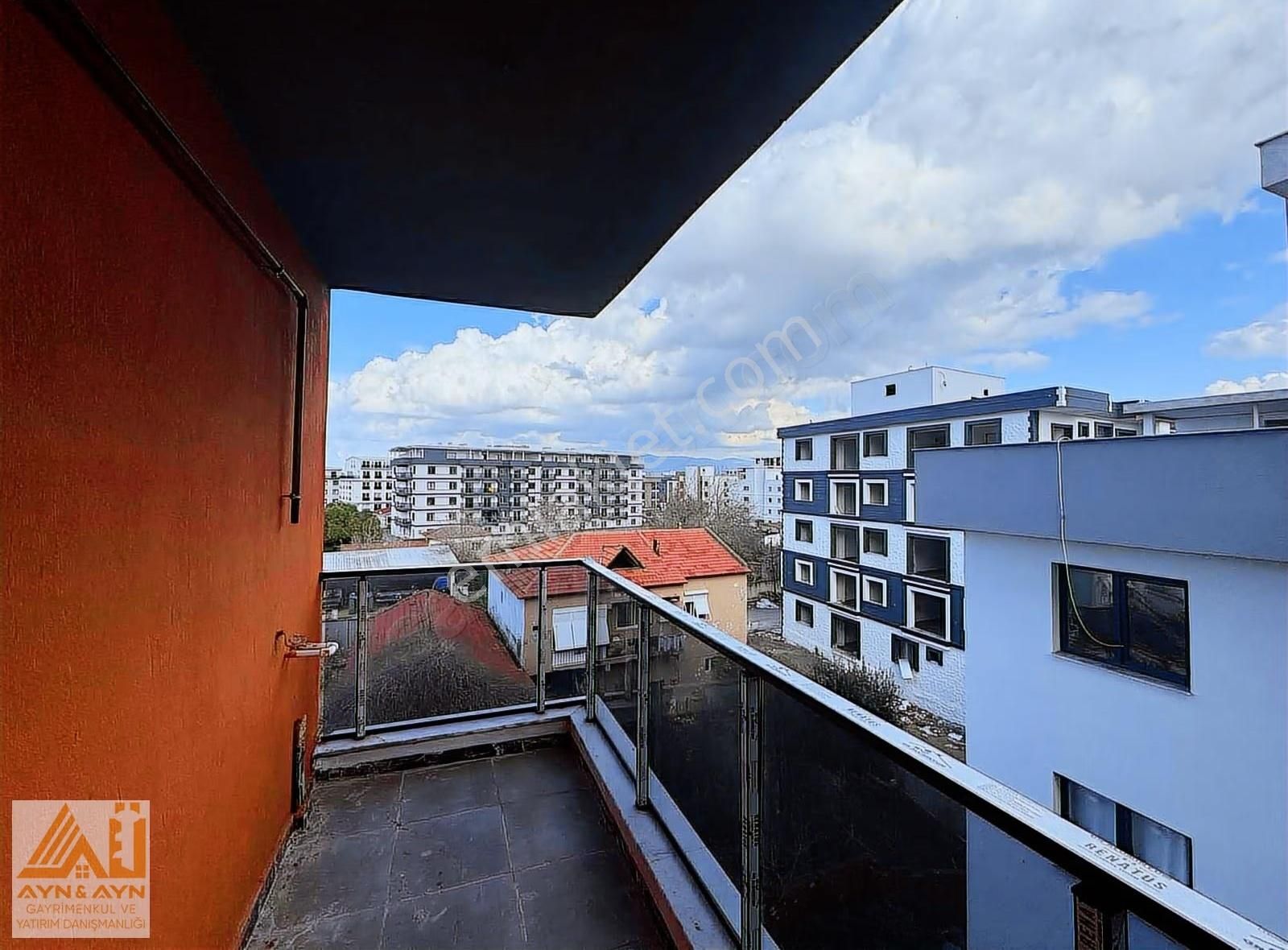 Bakırçay Üniversitesine Yakın Kiralık 1+1 Daire - Görsel 2