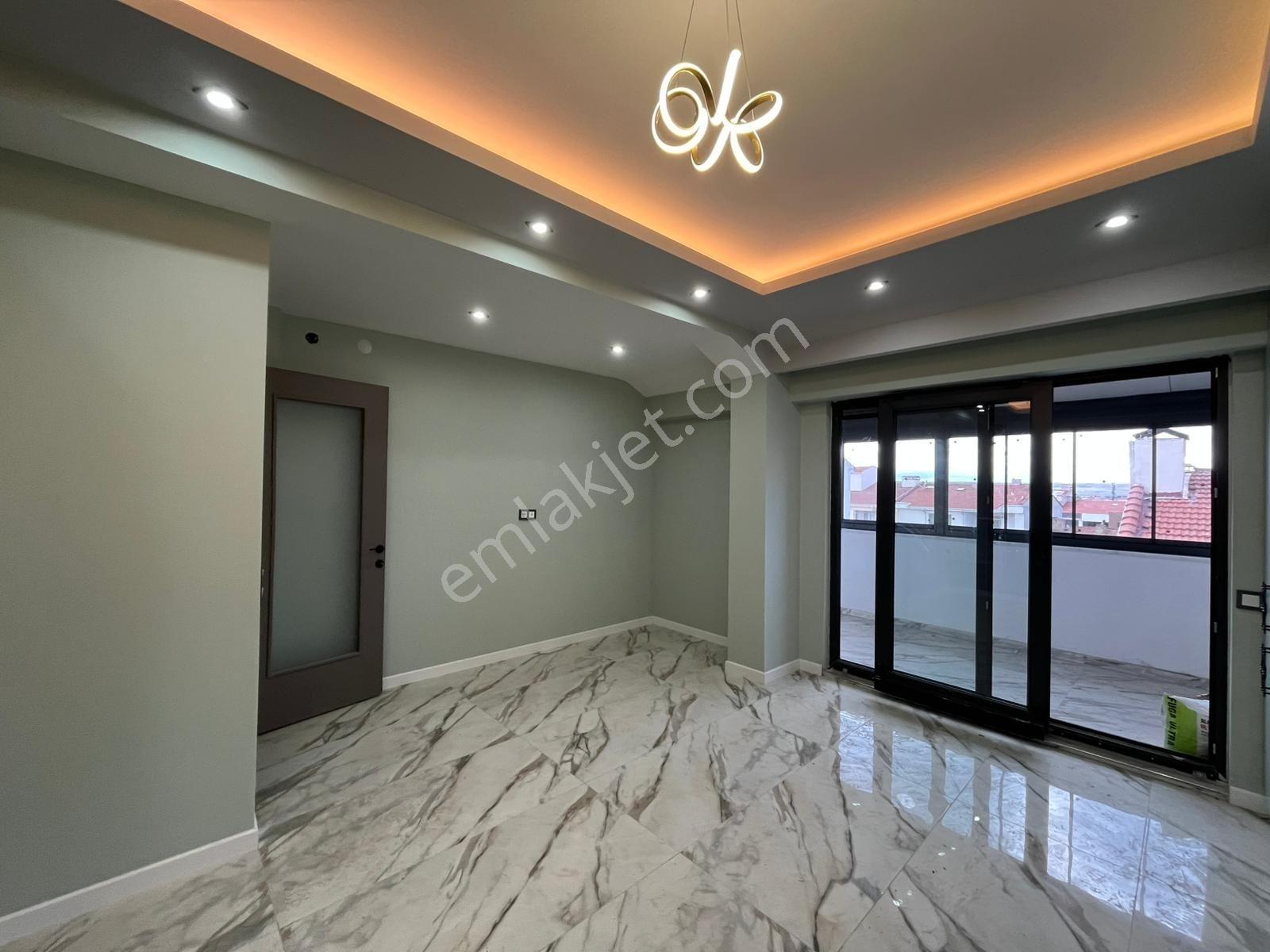 Ekerden Çamlıcada 10. Noter Arkası Lüks Satılık Dubleks Daire - Görsel 3