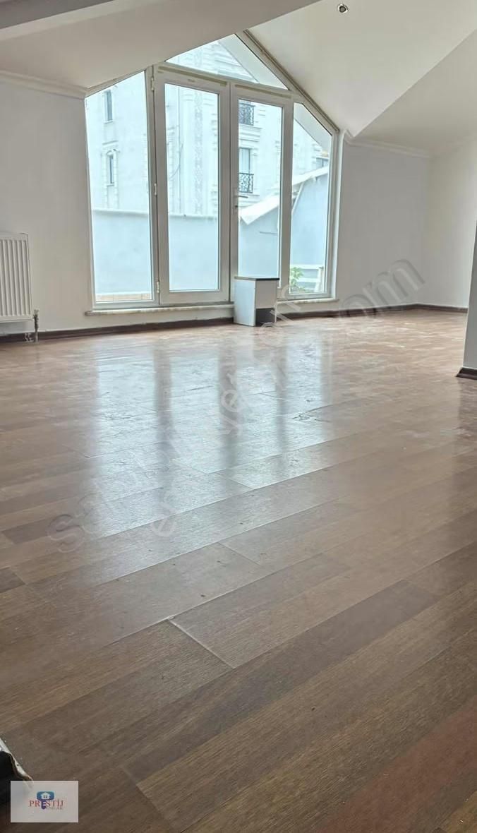 Eşref Edıp Sokak'ta 3 + 1 Üç Adet Teras Balkonlu Çatı Katı Daıre - Görsel 12