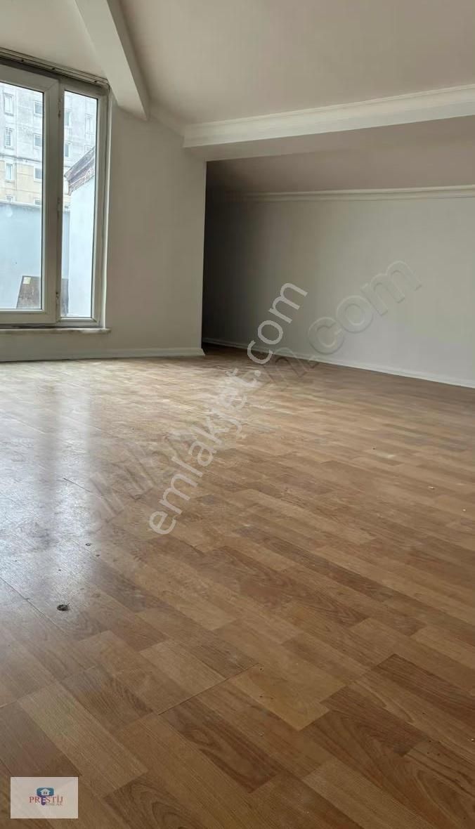 Eşref Edıp Sokak'ta 3 + 1 Üç Adet Teras Balkonlu Çatı Katı Daıre - Görsel 2