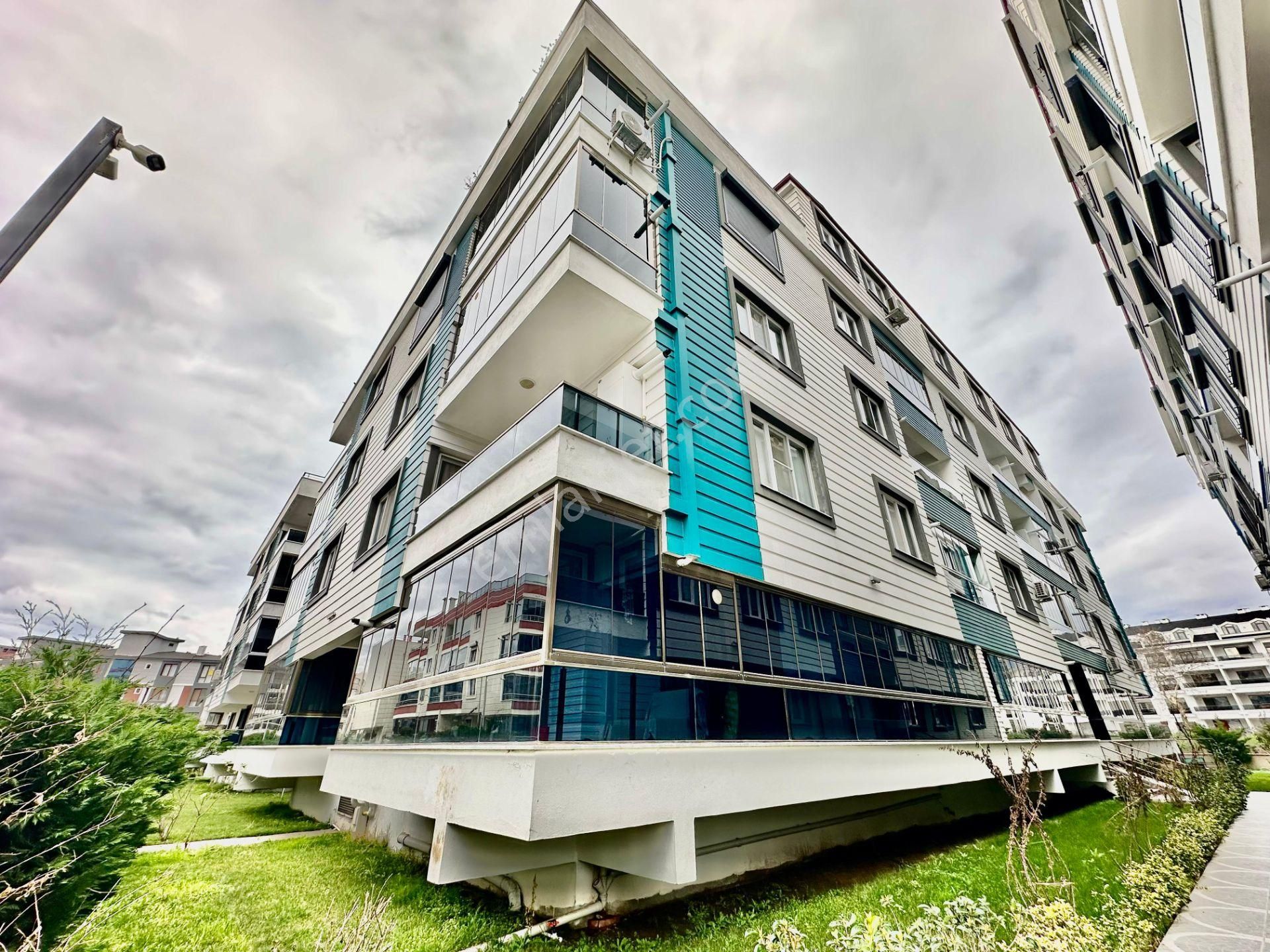 ꧁ay Emlaktan꧂akçay'da Müstakil Tadında Köşe Ön Cephe Geniş Balkonlu Satılık 2+1 Daire - Görsel 2