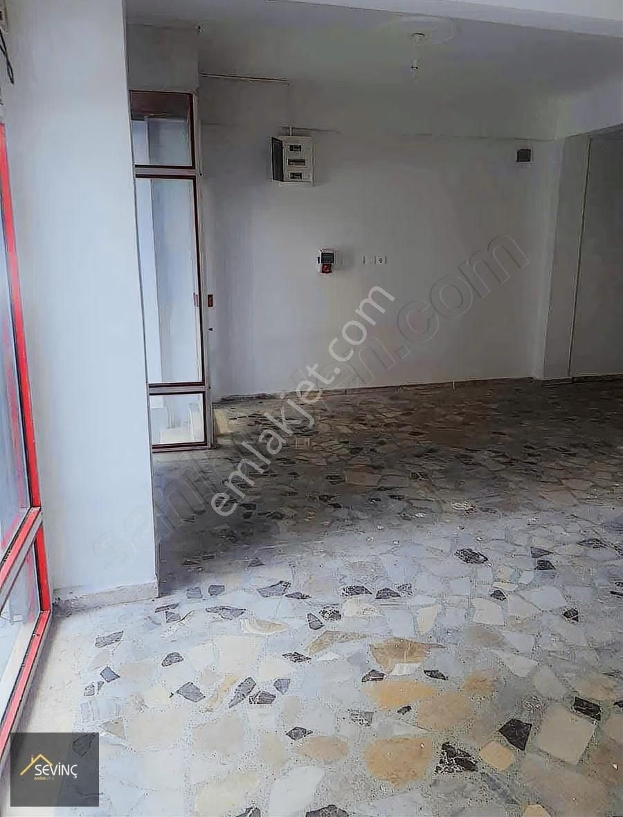 Sevinç Emlak Tan Küçükköy Meydanda Satilik Dükkan - Görsel 3