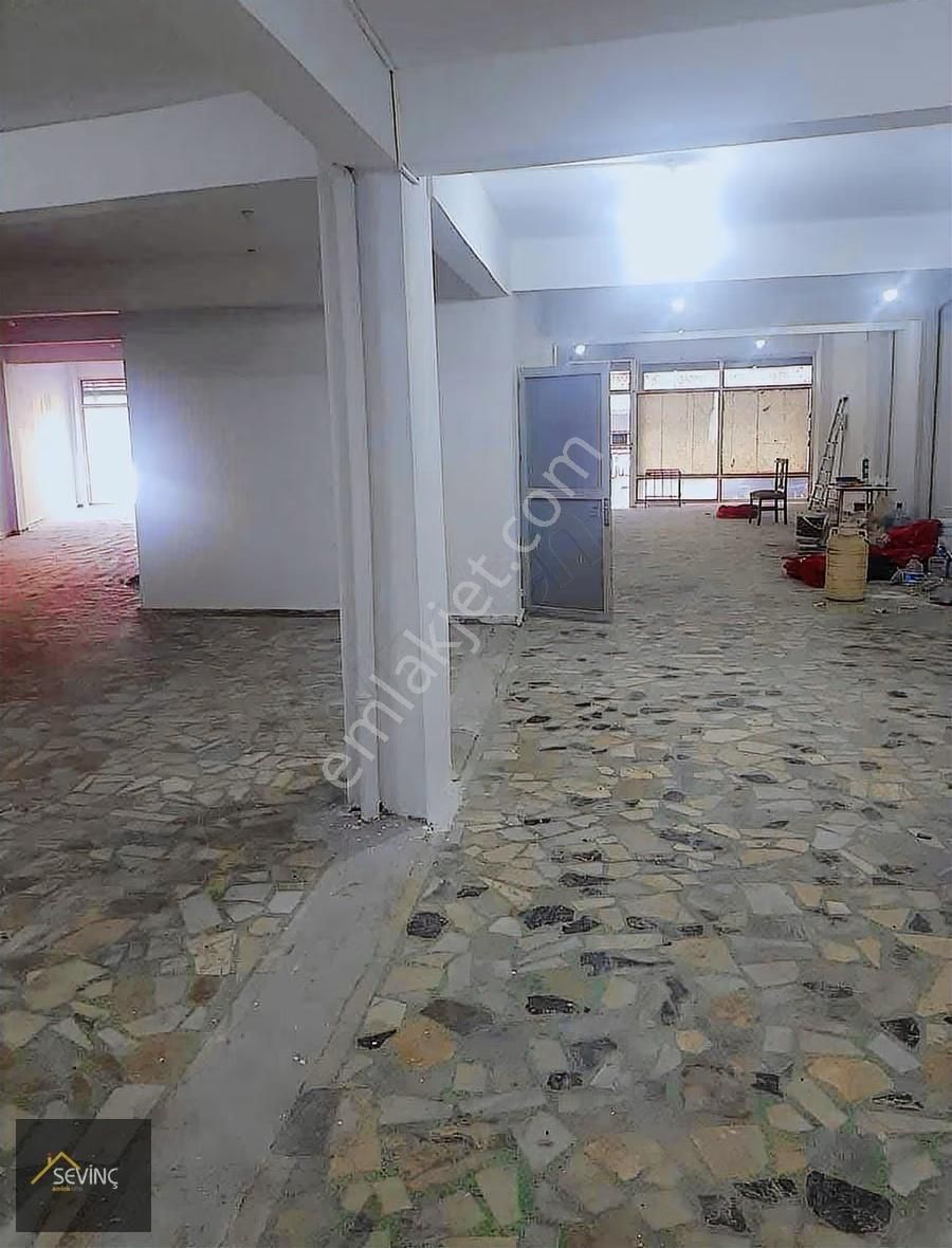 Sevinç Emlak Tan Küçükköy Meydanda Satilik Dükkan