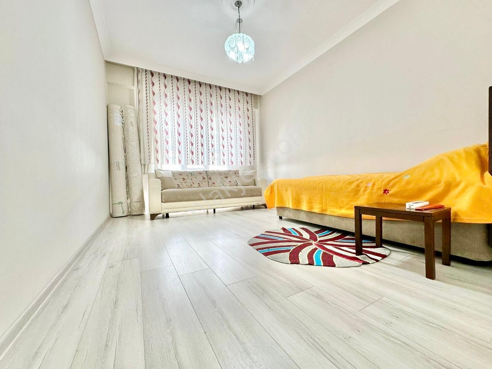 ꧁akçay Ay Emlak'tan꧂ikizçay'da Kombili Ebeveyn Banyolu Ara Kat Ön Cephe Asansörlü Satılık 2+1 Daire - Görsel 13