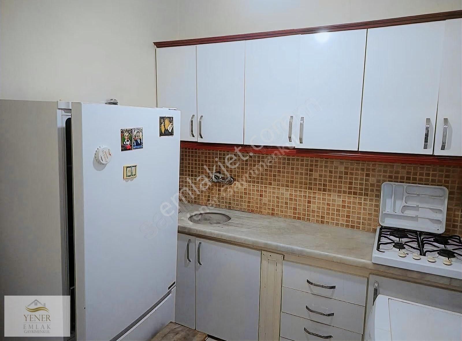 Kırmızıtoprak Mah. Ercan Sokak Yakını Satılık 2+1 Daire