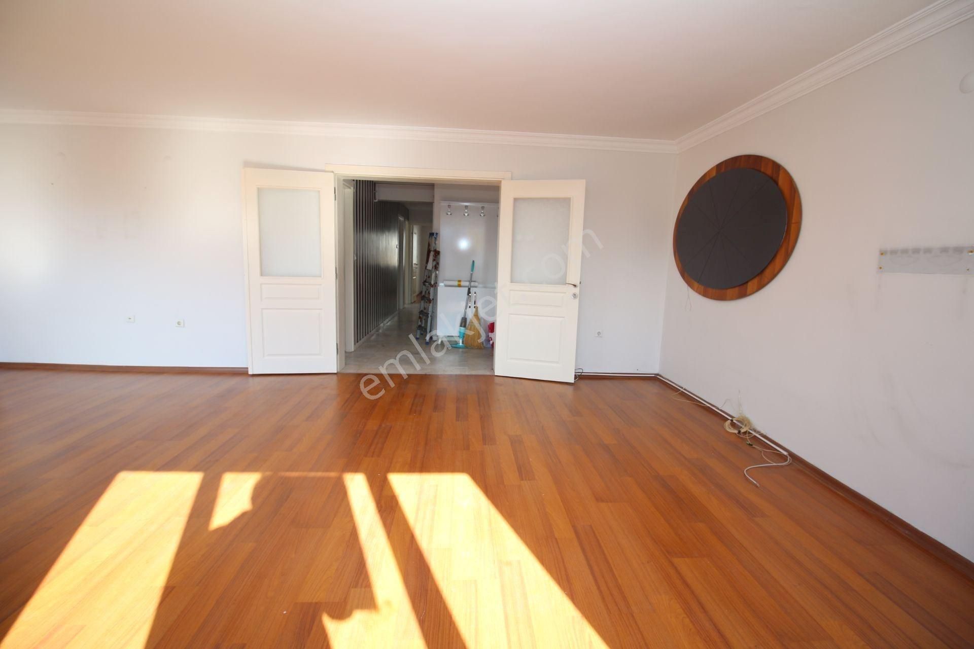 Basınsitesi'nde Deniz Manzaralı Bakımlı Doğal Gazlı 3+1 - Görsel 6