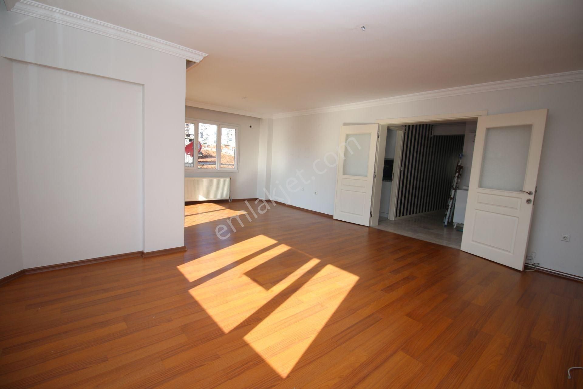 Basınsitesi'nde Deniz Manzaralı Bakımlı Doğal Gazlı 3+1 - Görsel 5