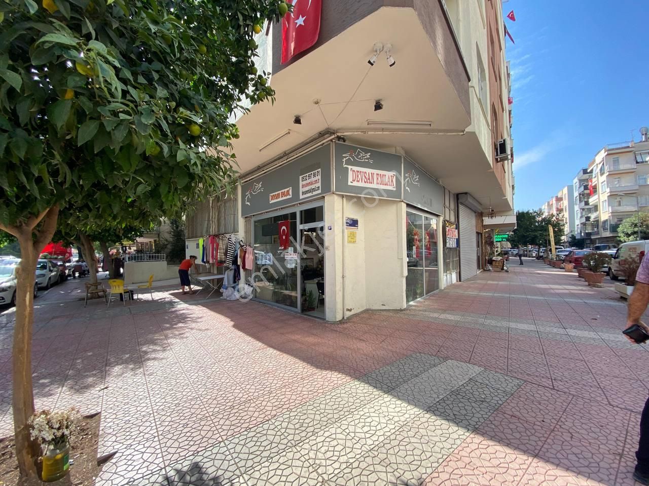 Cumhuriyet Mahallesi’nde Satılık Köşe Başı Dükkan – Merkezi Konum