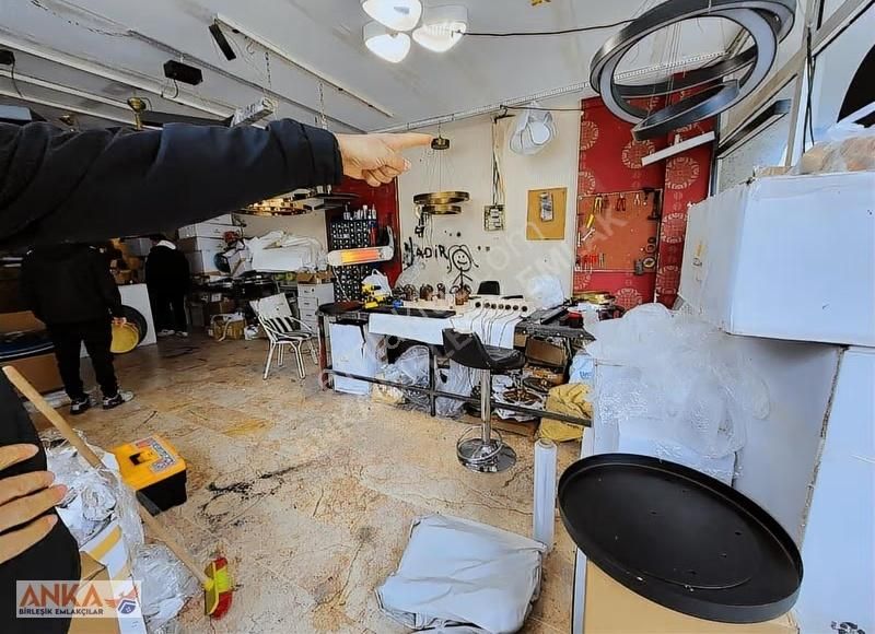 Libadiye Caddesi'nde Satılık 120m² Dükkan - Her İşe Uygun! - Görsel 6
