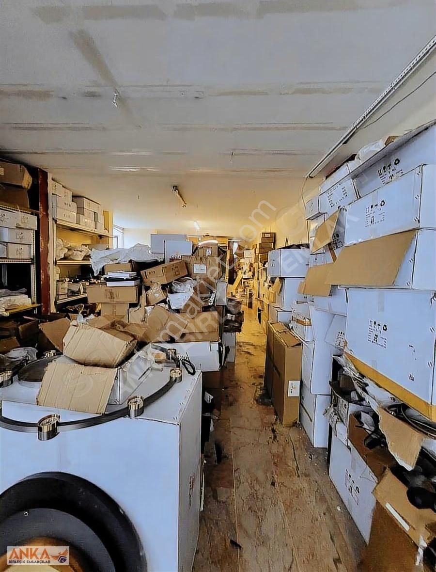 Libadiye Caddesi'nde Satılık 120m² Dükkan - Her İşe Uygun! - Görsel 5