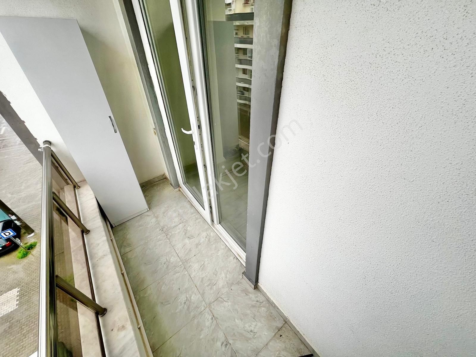 ꧁ay Emlaktan꧂akçay'da Full Kredili Ön Cephe Kombili Asansörlü Muhteşem Konumlu Satılık 1+1 Daire - Görsel 7