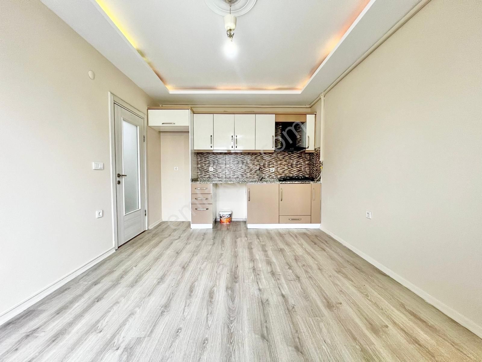 ꧁ay Emlaktan꧂akçay'da Full Kredili Ön Cephe Kombili Asansörlü Muhteşem Konumlu Satılık 1+1 Daire