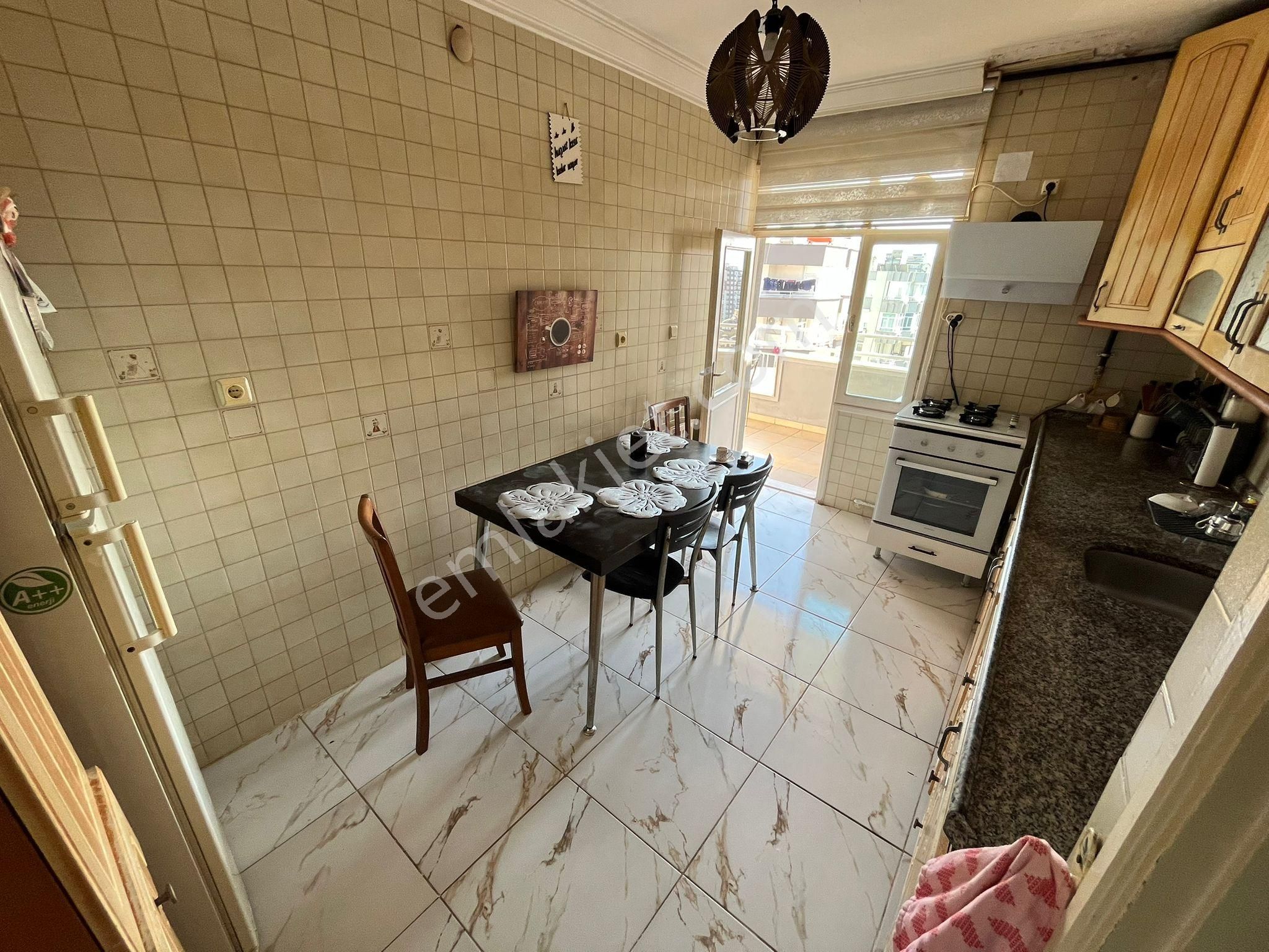 5+1 Güzelyalı Hasarsız 10-10 Katı 3banyo 235m2 Dgaz Kapalı Mutfak Sabahtan Akşama Güneş İçinde - Görsel 2