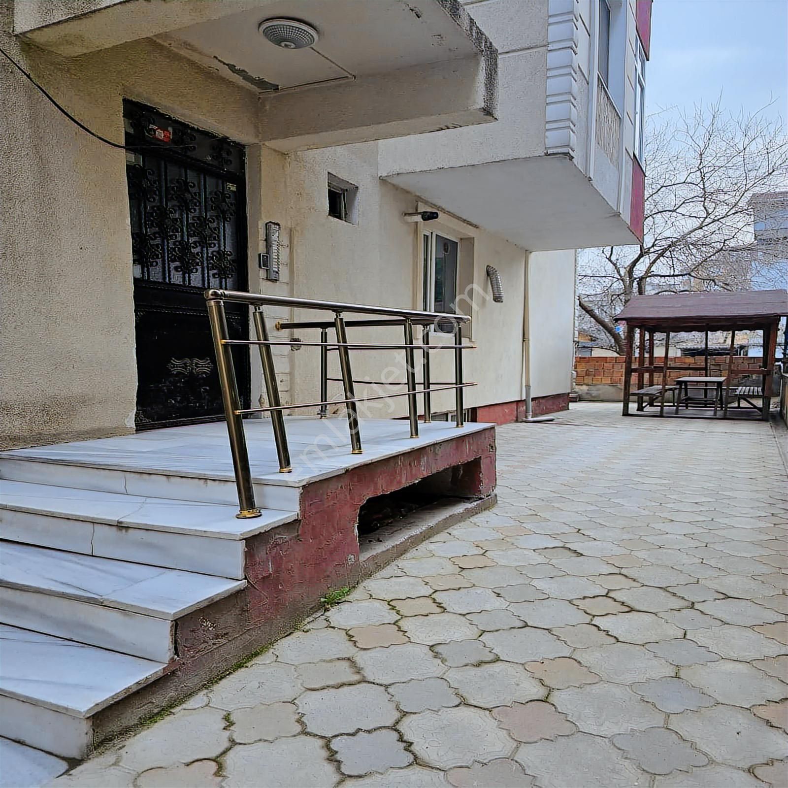 Fevzipaşa Mh 3+1 İçi Komple Yenilenmiş Geniş Fırsat Daire !!!!! - Görsel 16