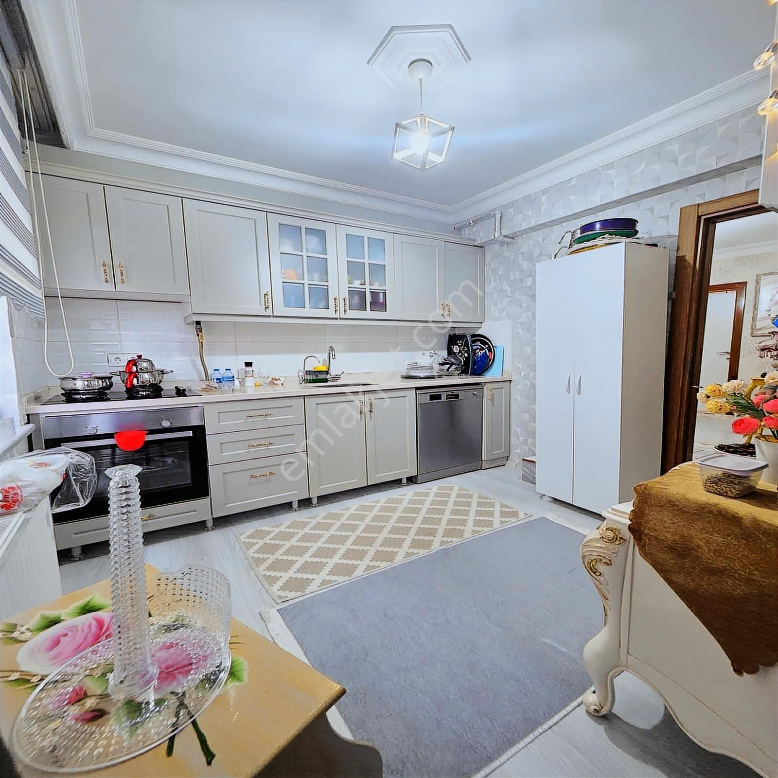 Fevzipaşa Mh 3+1 İçi Komple Yenilenmiş Geniş Fırsat Daire !!!!! - Görsel 3