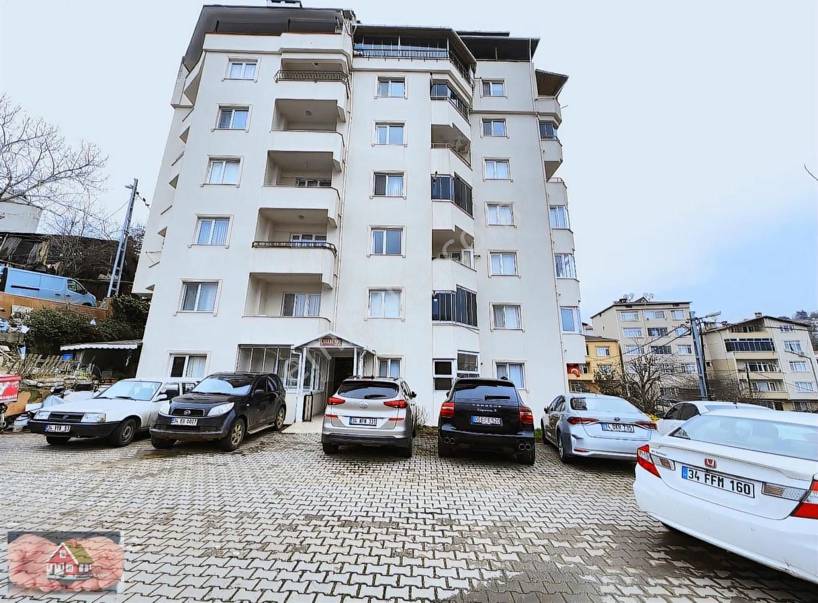 Kurtoğlu'ndan Bahçeköy'de Orman Manzaralı 3+1-150 M2 Daire