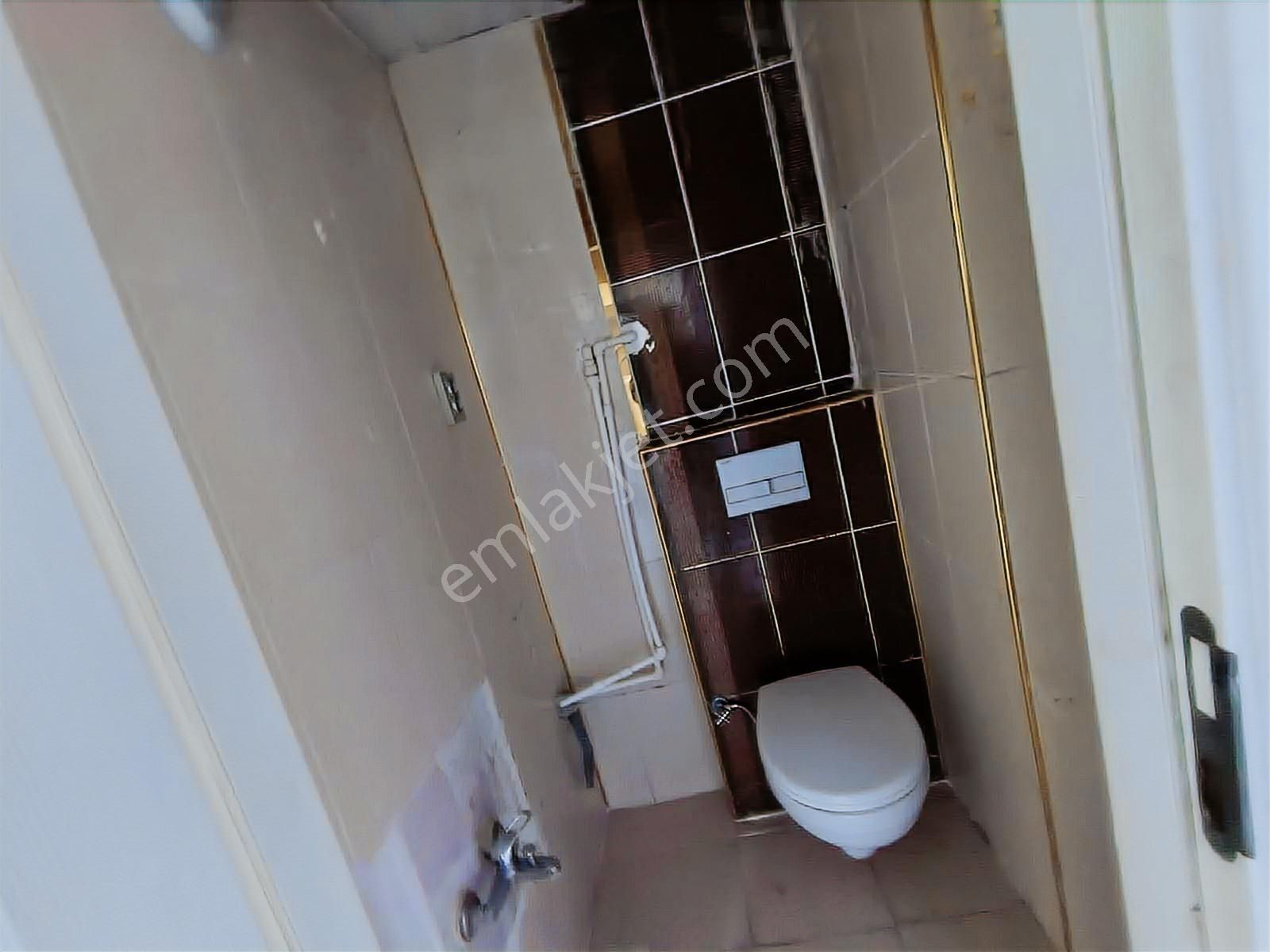 Mersin Akdeniz Barış Mahallesi'nde Satılık 1.5+1 Fgeniş Daire - Görsel 2