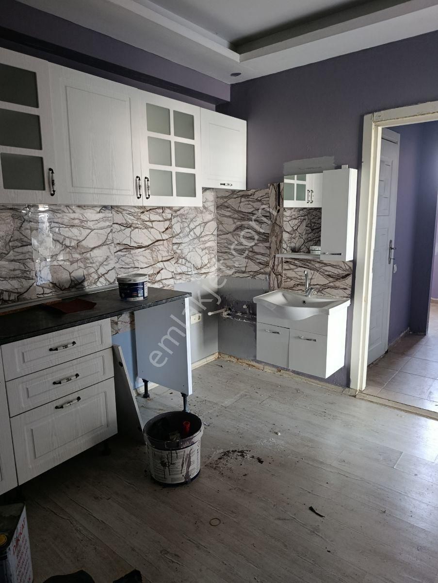 Mersin Akdeniz Barış Mahallesi'nde Satılık 1.5+1 Fgeniş Daire - Görsel 4