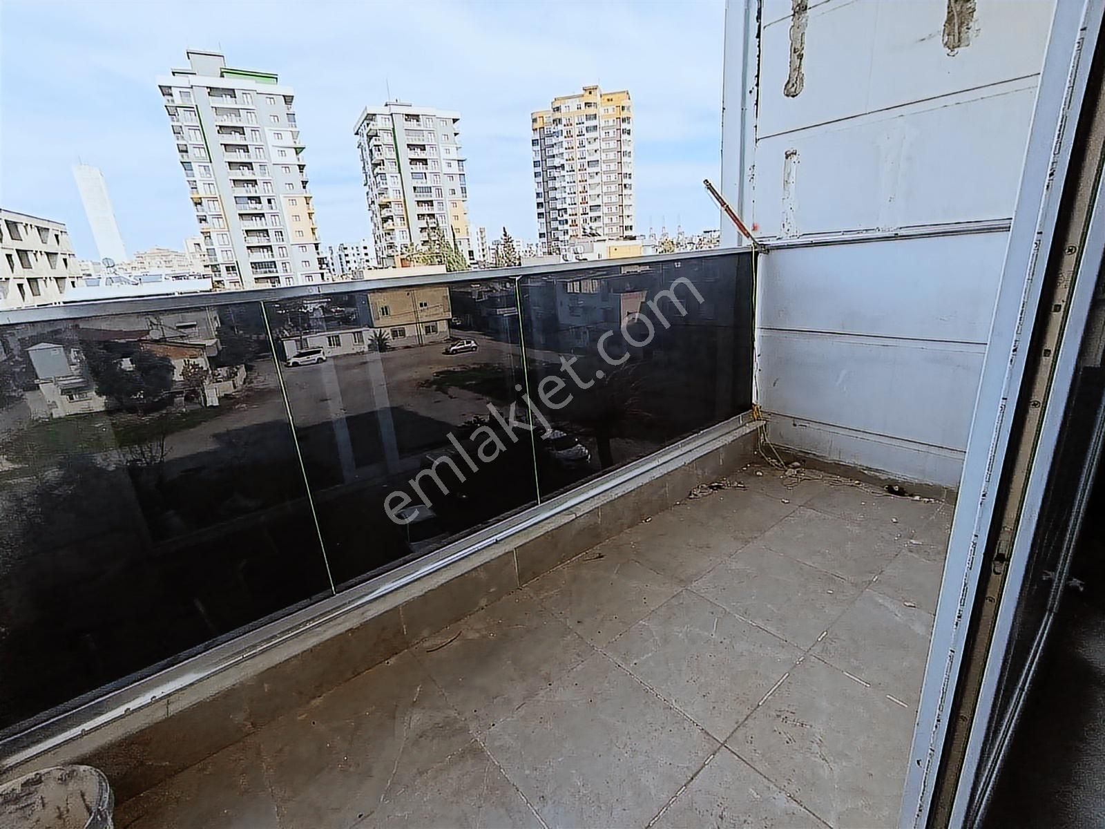 Mersin Akdeniz Barış Mahallesi'nde Satılık 1.5+1 Fgeniş Daire - Görsel 34