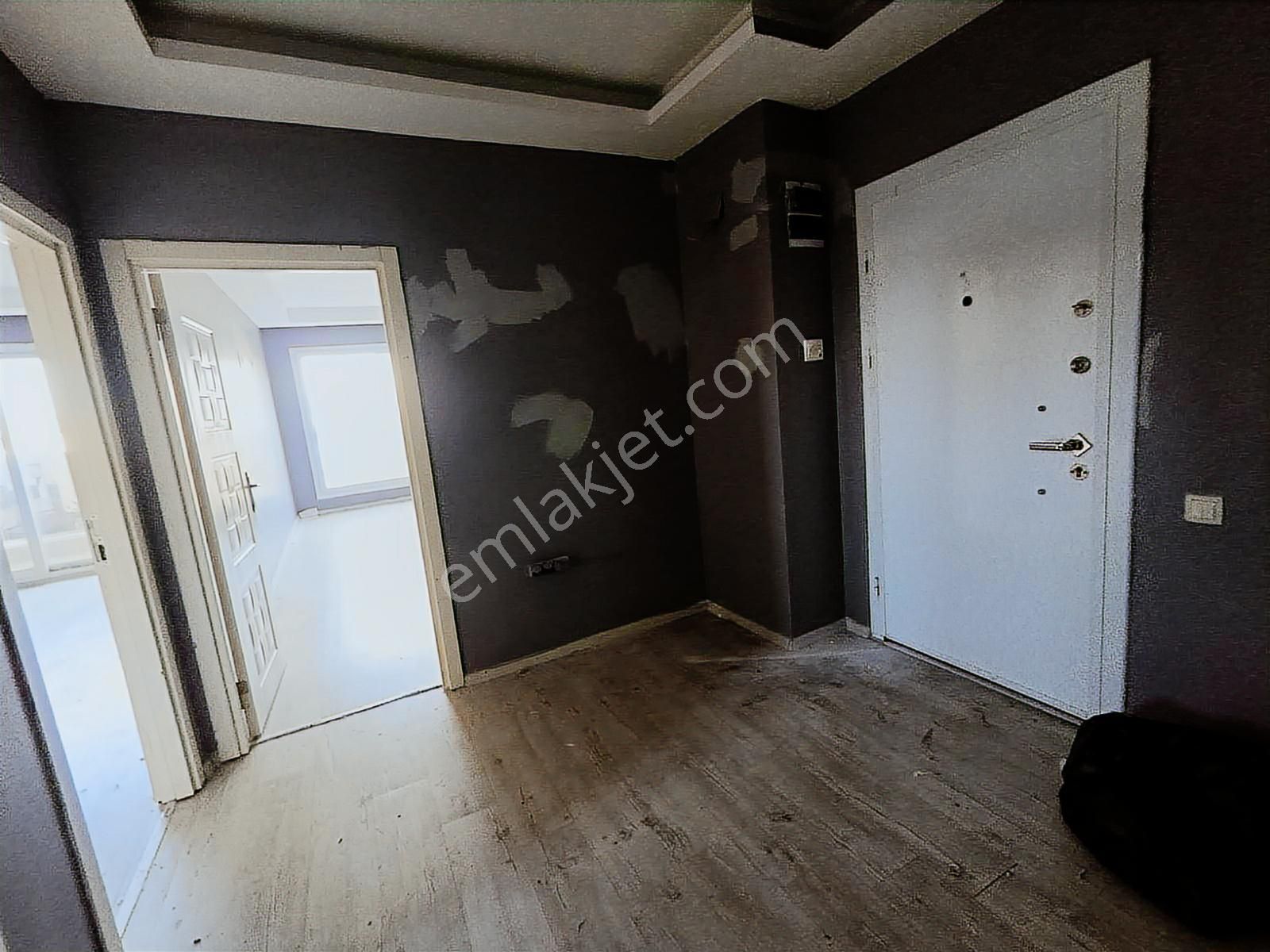 Mersin Akdeniz Barış Mahallesi'nde Satılık 1.5+1 Fgeniş Daire - Görsel 21