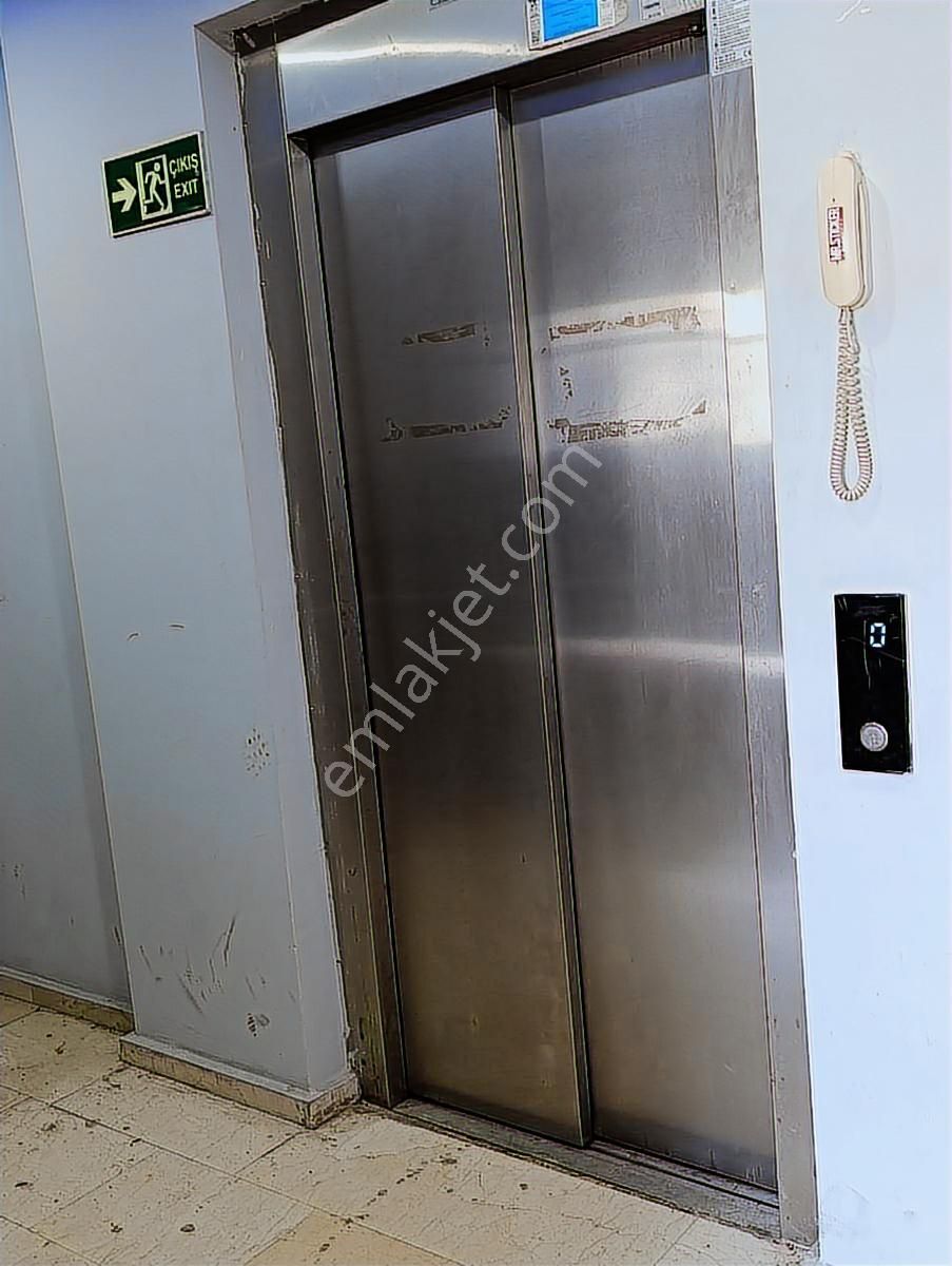 Mersin Akdeniz Barış Mahallesi'nde Satılık 1.5+1 Fgeniş Daire - Görsel 8