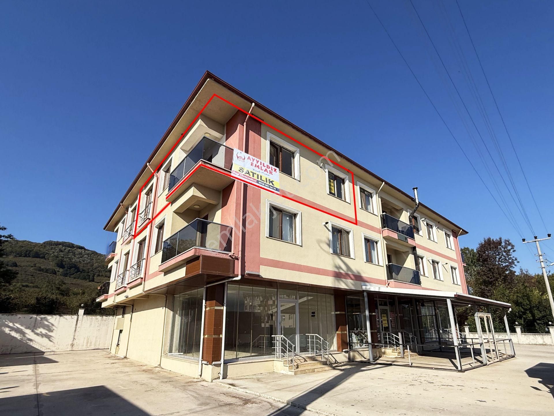 Çilimli Şerefiye Mh.de Cezaevi Karşısı Ana Yol Cepheli 2+1 Daire