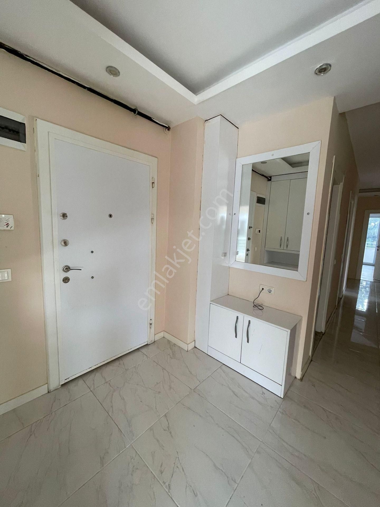 Karınca'dan Akdeniz Mh'de Aylık Ödemeli Havuzlu Geniş 4+1 İlanda - Görsel 30