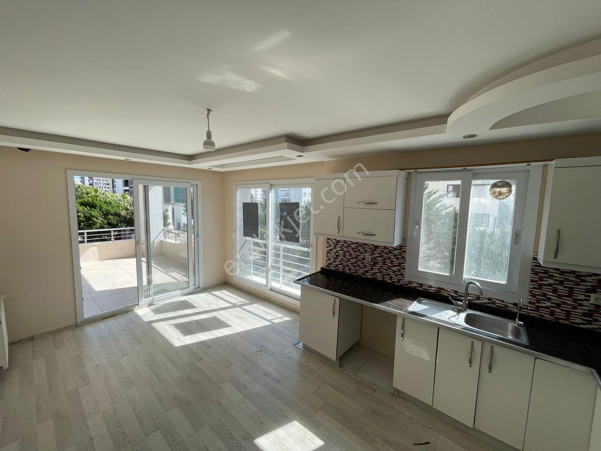 Karınca'dan Akdeniz Mh'de Aylık Ödemeli Havuzlu Geniş 4+1 İlanda - Görsel 5