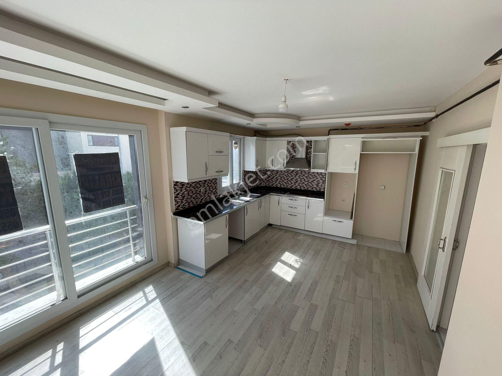 Karınca'dan Akdeniz Mh'de Aylık Ödemeli Havuzlu Geniş 4+1 İlanda - Görsel 4