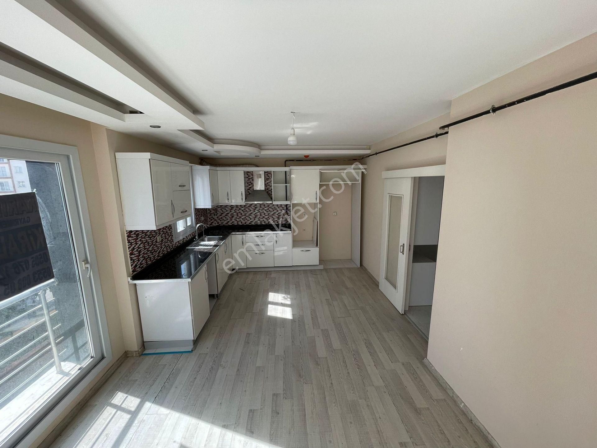 Karınca'dan Akdeniz Mh'de Aylık Ödemeli Havuzlu Geniş 4+1 İlanda - Görsel 3