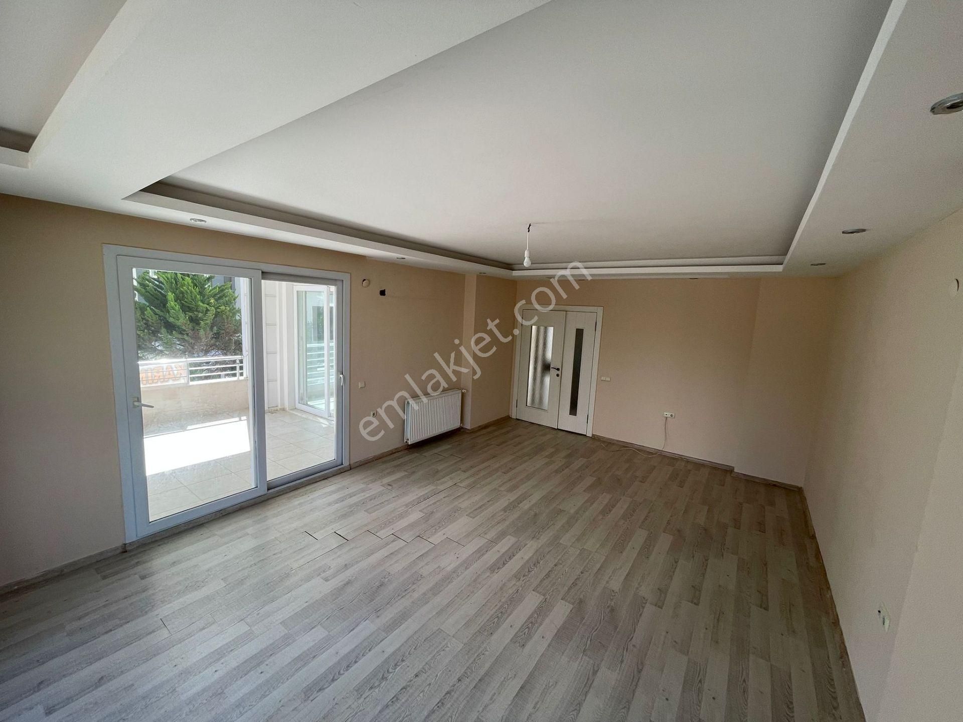 Karınca'dan Akdeniz Mh'de Aylık Ödemeli Havuzlu Geniş 4+1 İlanda - Görsel 8