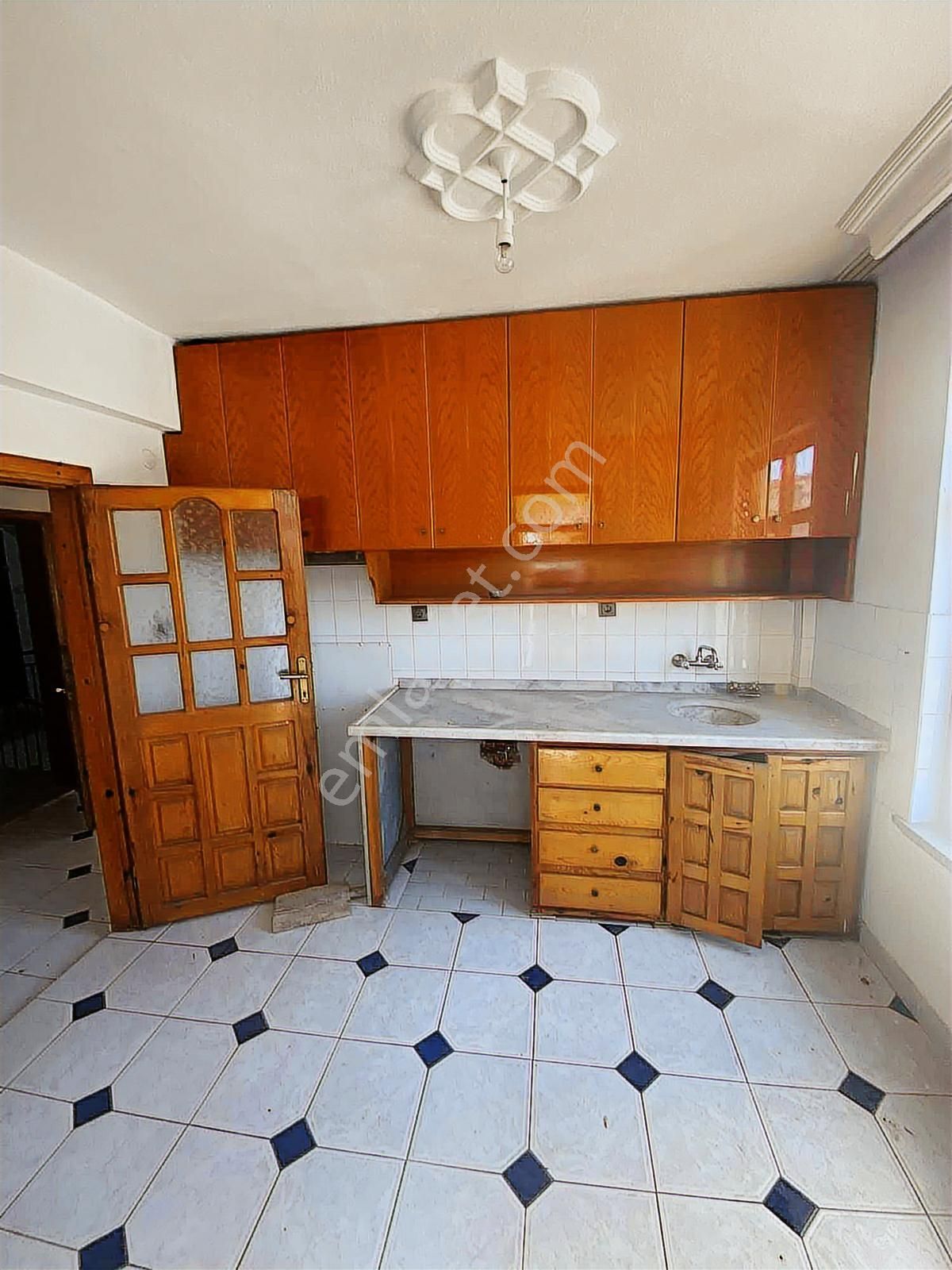 Aşşağıpazarcı Yunus Emre Okulu Yakını 2+1 Arakat Kiralık Daire