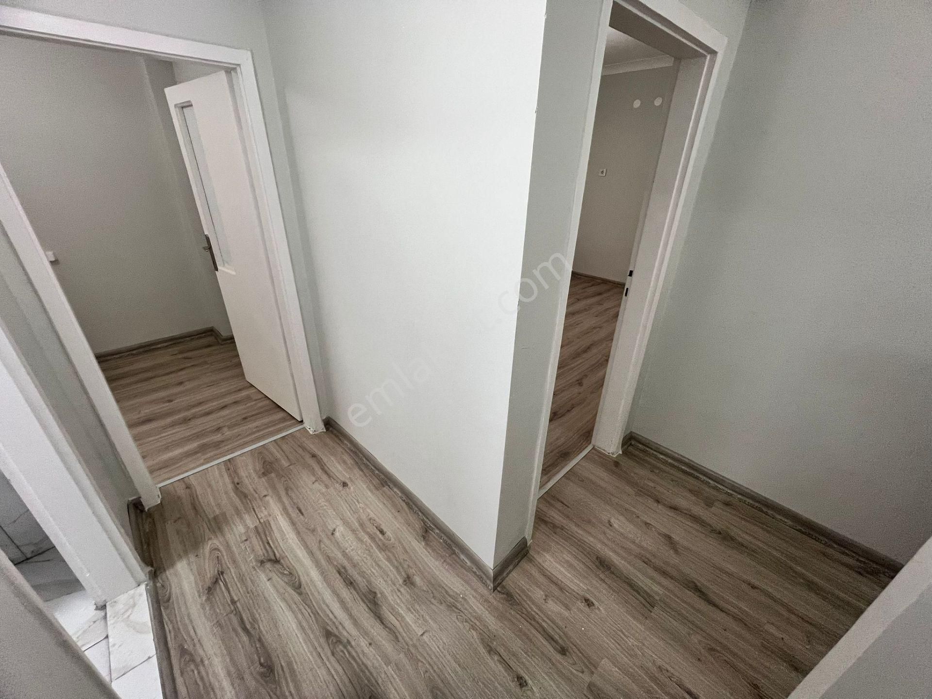 Sincan Mareşalda 3+1 Yapılı Caddeye Trene Ulaşıma Yakın Yüksek Giriş Daire - Görsel 11