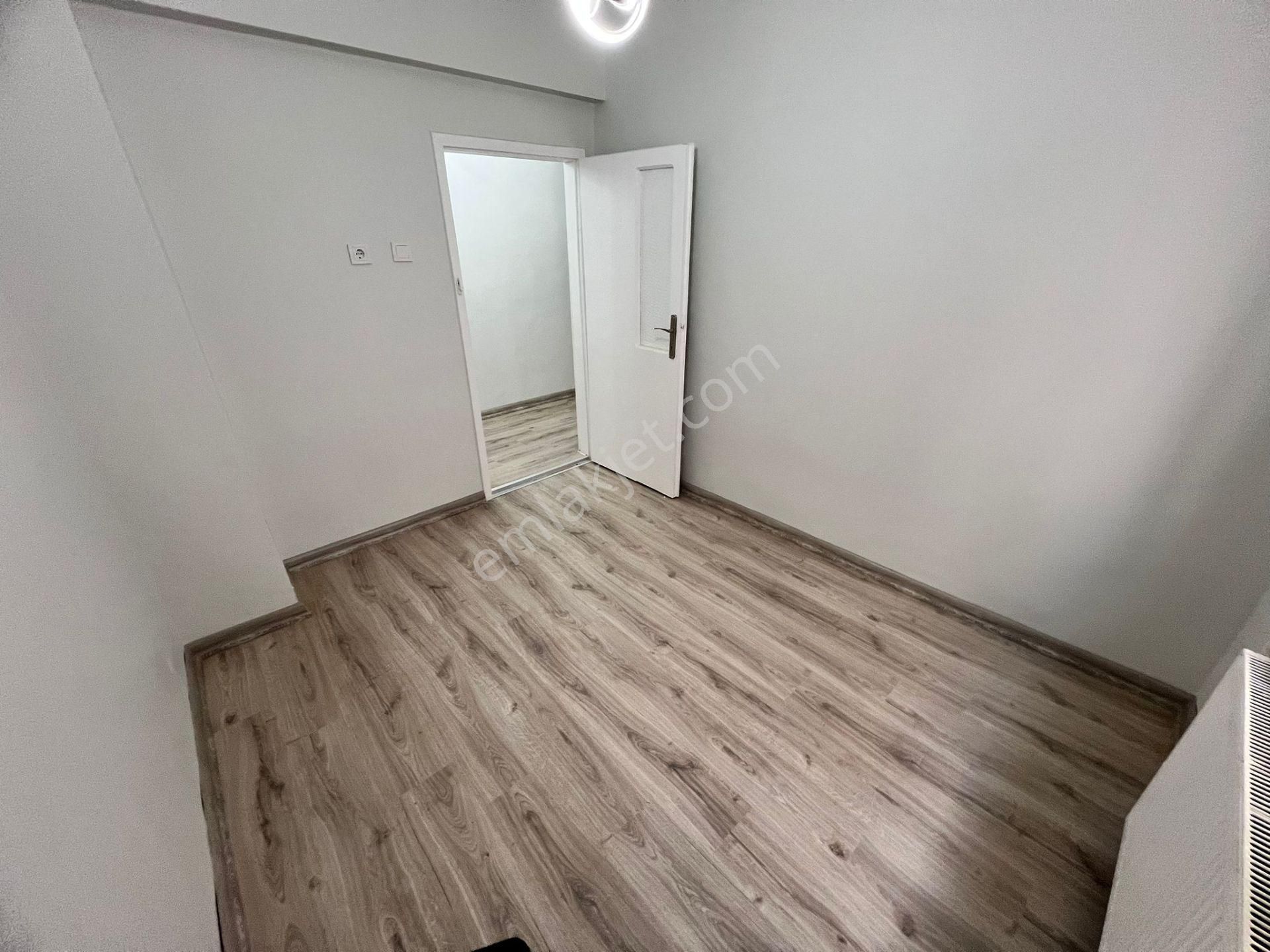 Sincan Mareşalda 3+1 Yapılı Caddeye Trene Ulaşıma Yakın Yüksek Giriş Daire - Görsel 10