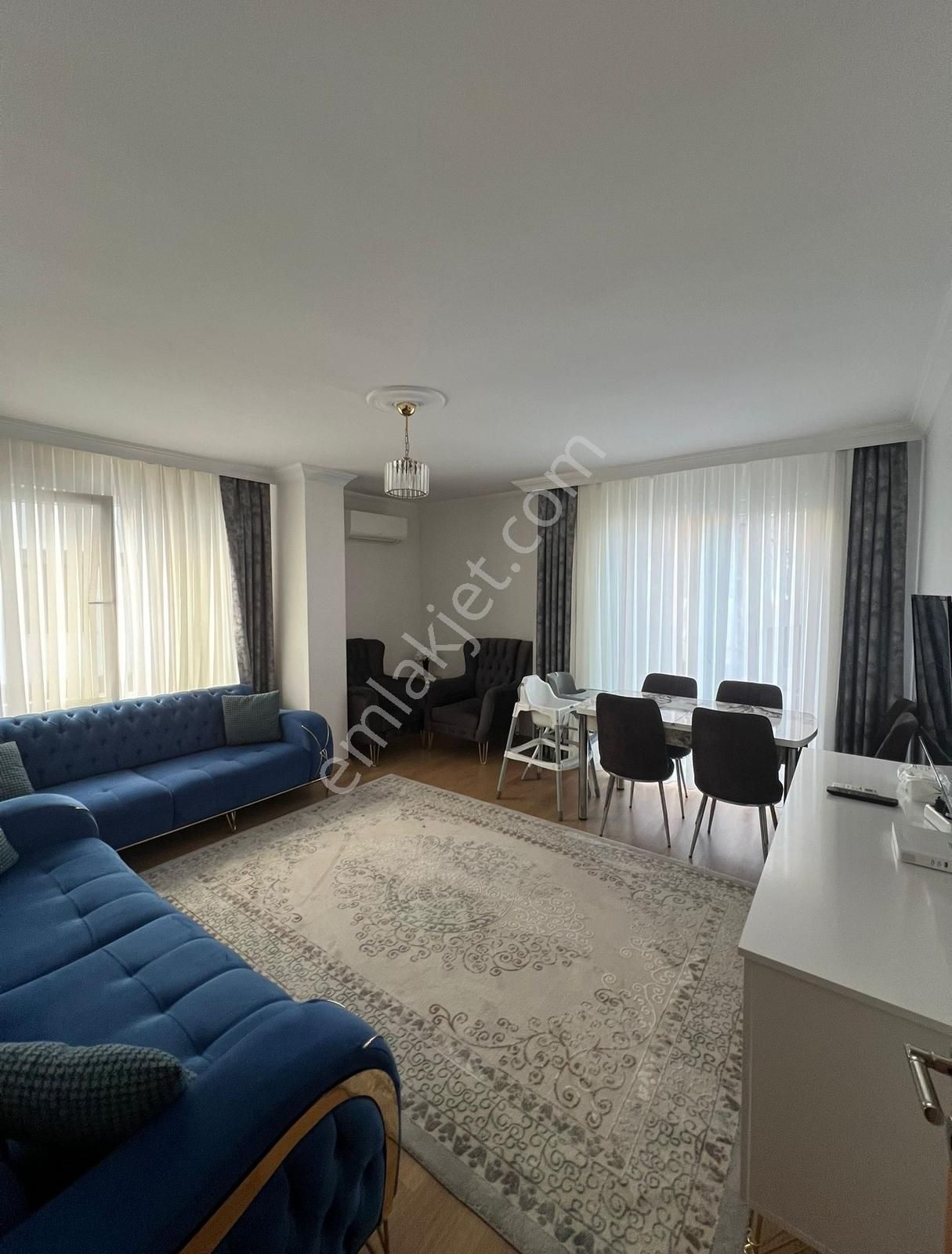Çamçeşmede E-5e Yakın Merkezi Konumda Satılık 3+1 Daire