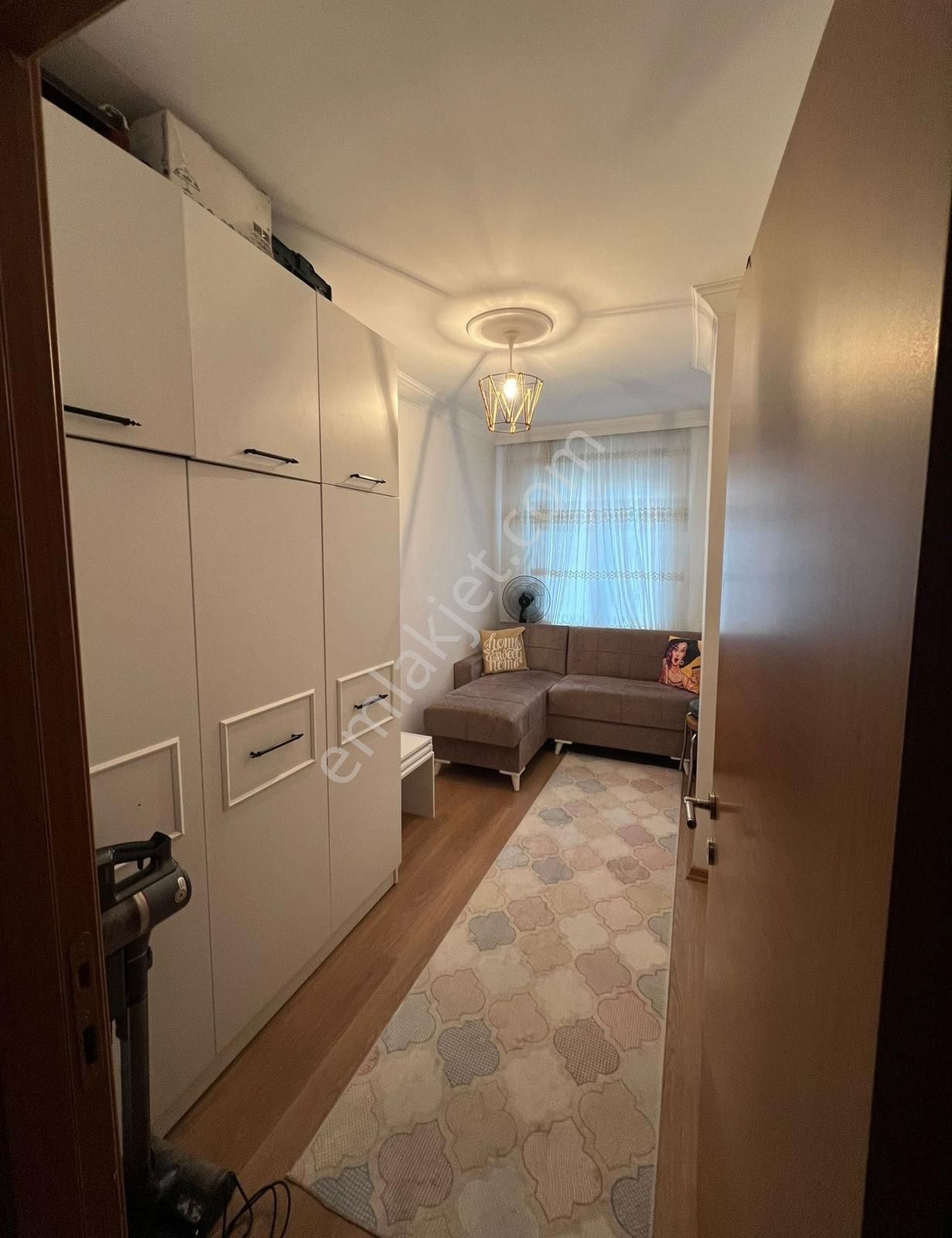 Çamçeşmede E-5e Yakın Merkezi Konumda Satılık 3+1 Daire - Görsel 25