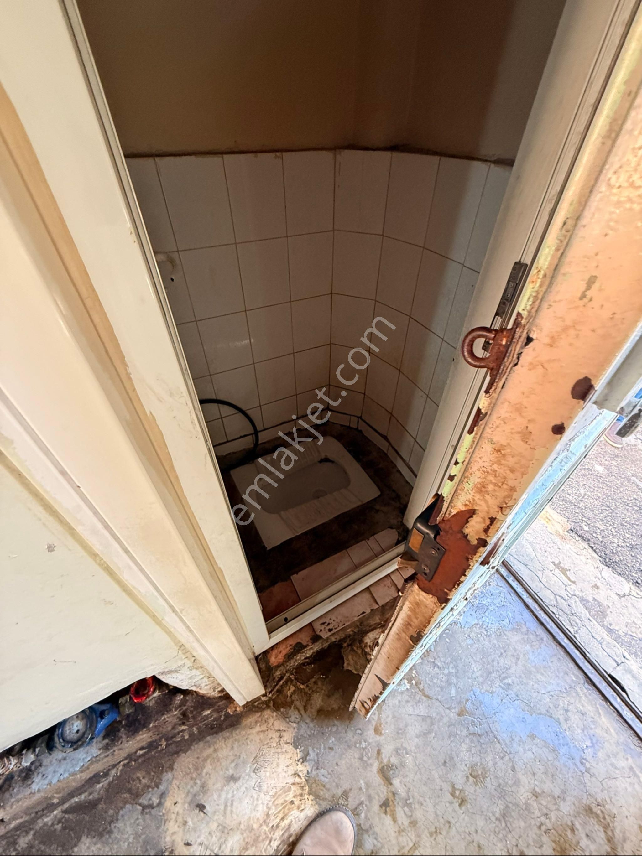 Uzaydan Hoşğörde Satlık 2 Katlı Müstakiı Ev - Görsel 13