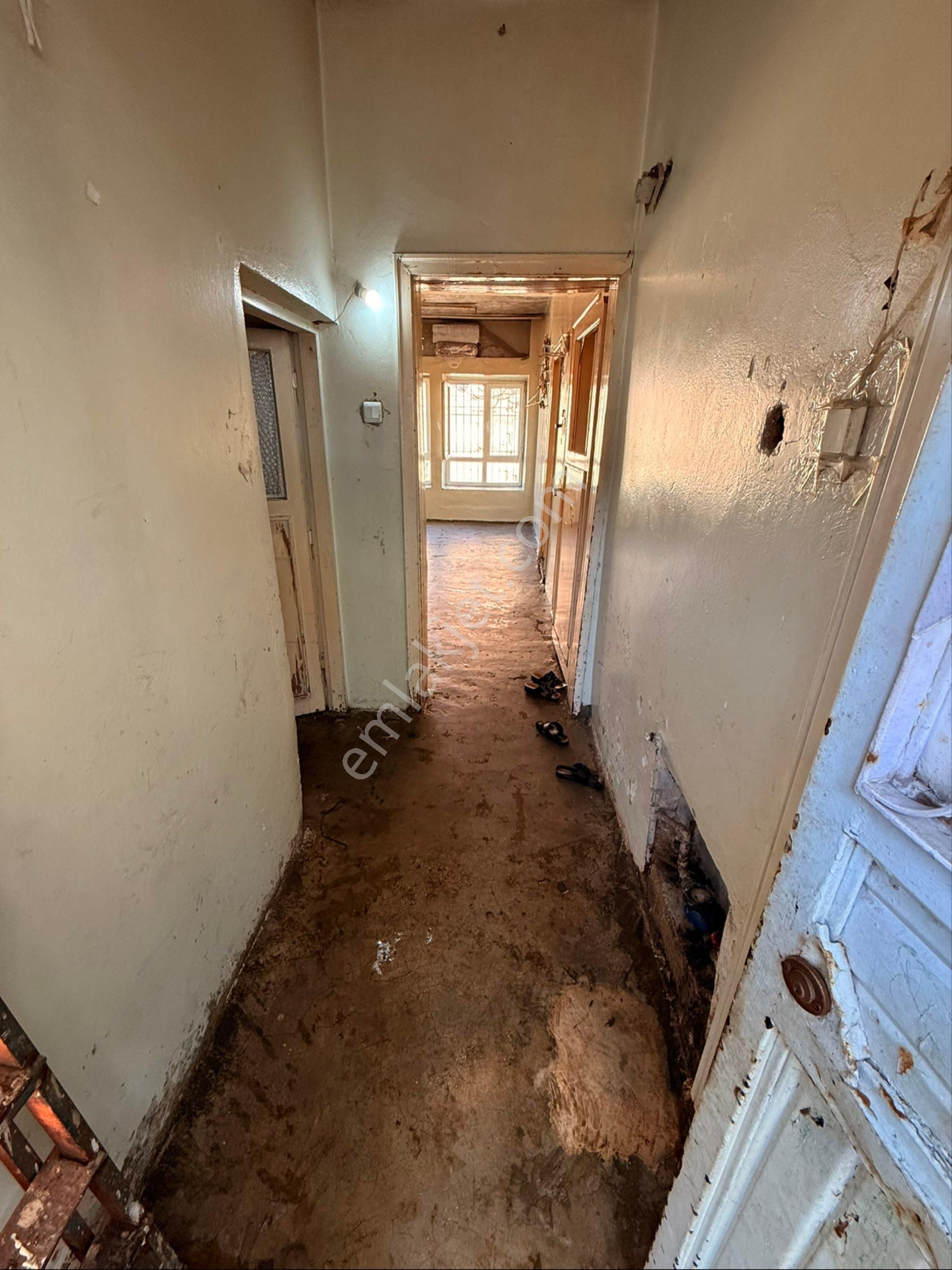 Uzaydan Hoşğörde Satlık 2 Katlı Müstakiı Ev - Görsel 25