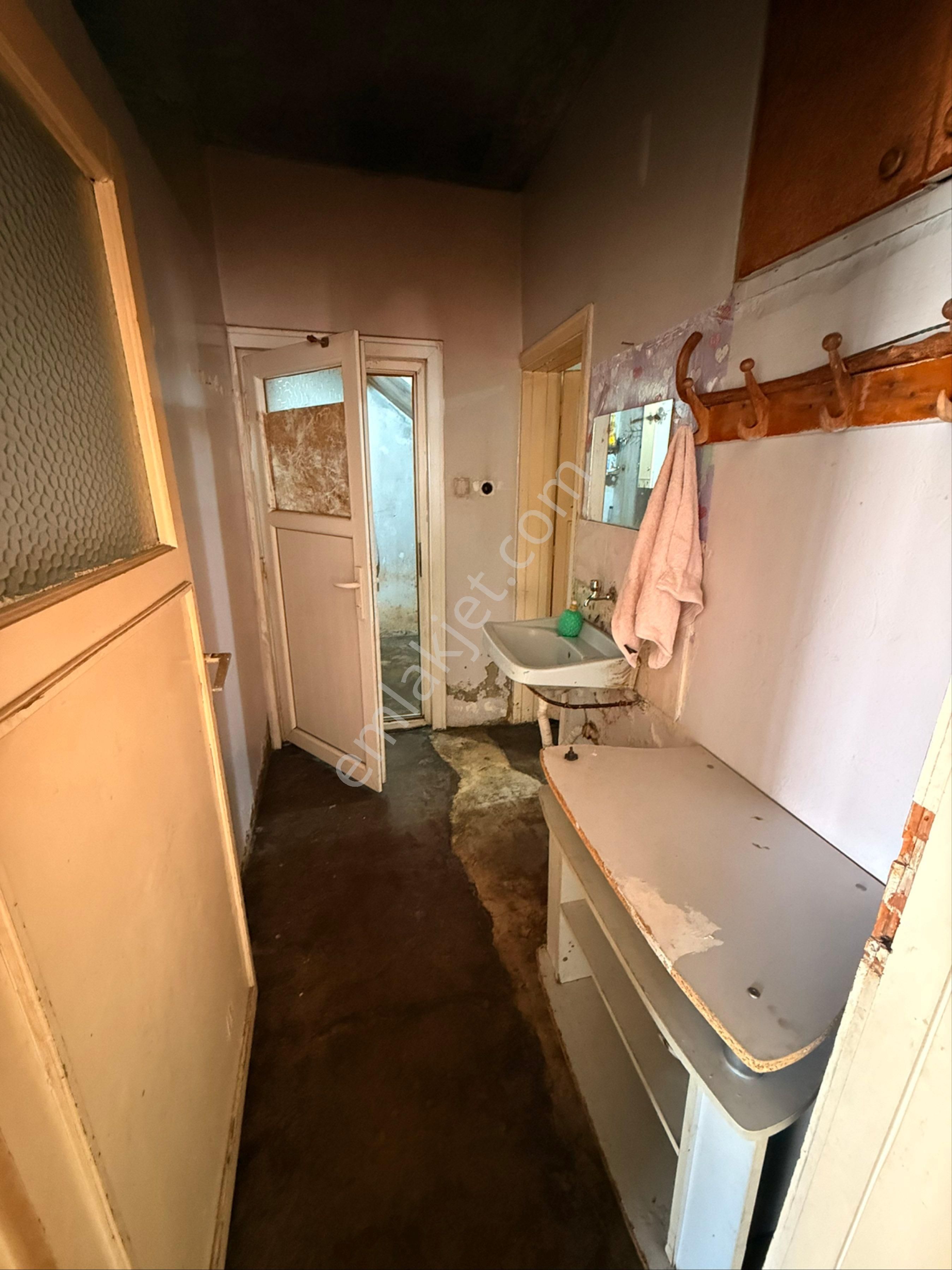 Uzaydan Hoşğörde Satlık 2 Katlı Müstakiı Ev - Görsel 21