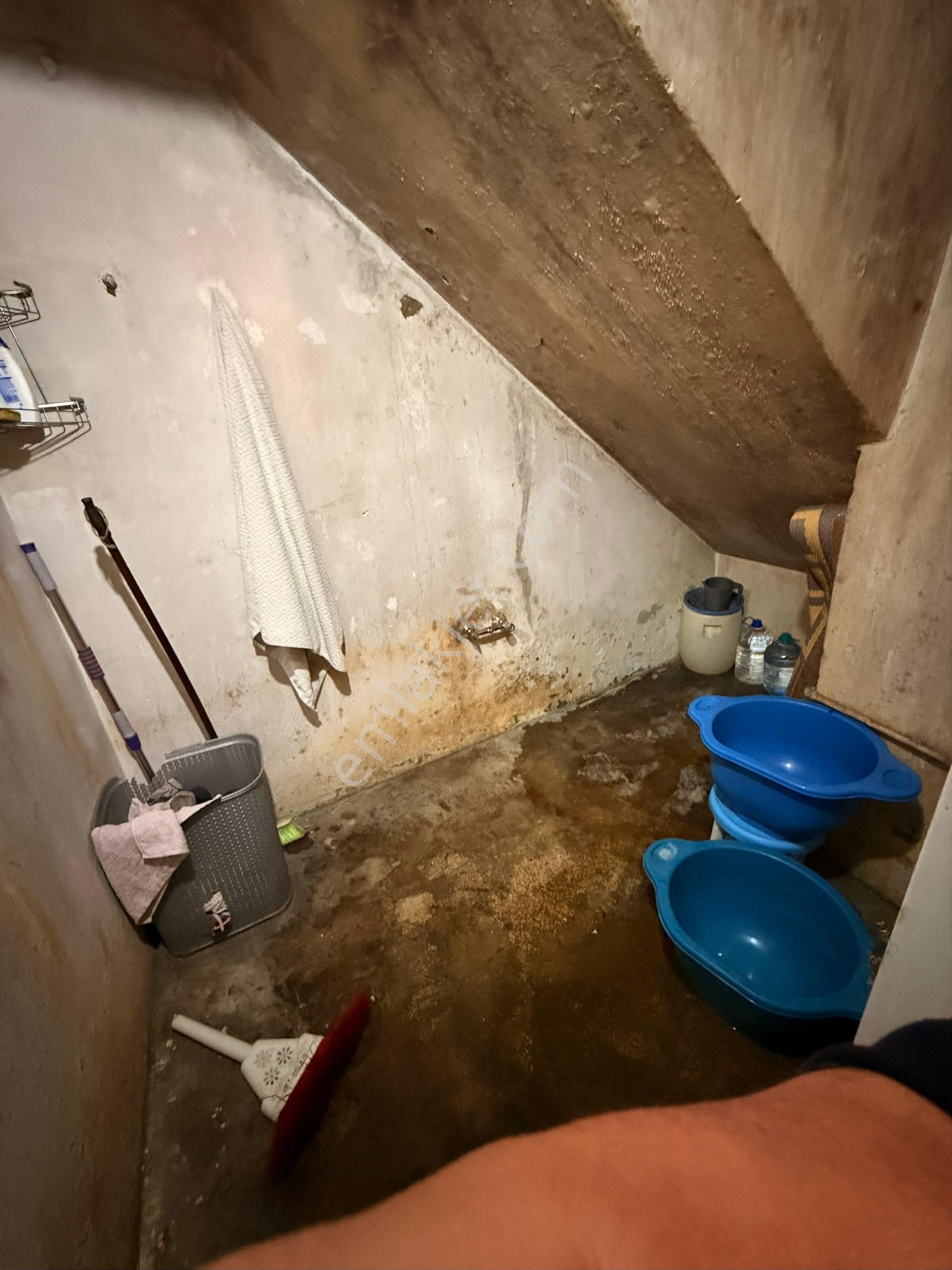 Uzaydan Hoşğörde Satlık 2 Katlı Müstakiı Ev - Görsel 17