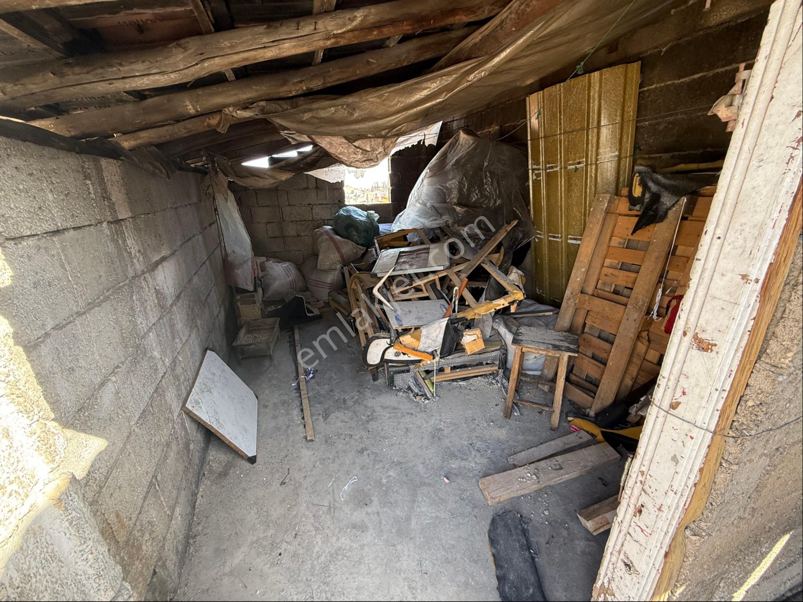 Uzaydan Hoşğörde Satlık 2 Katlı Müstakiı Ev - Görsel 12