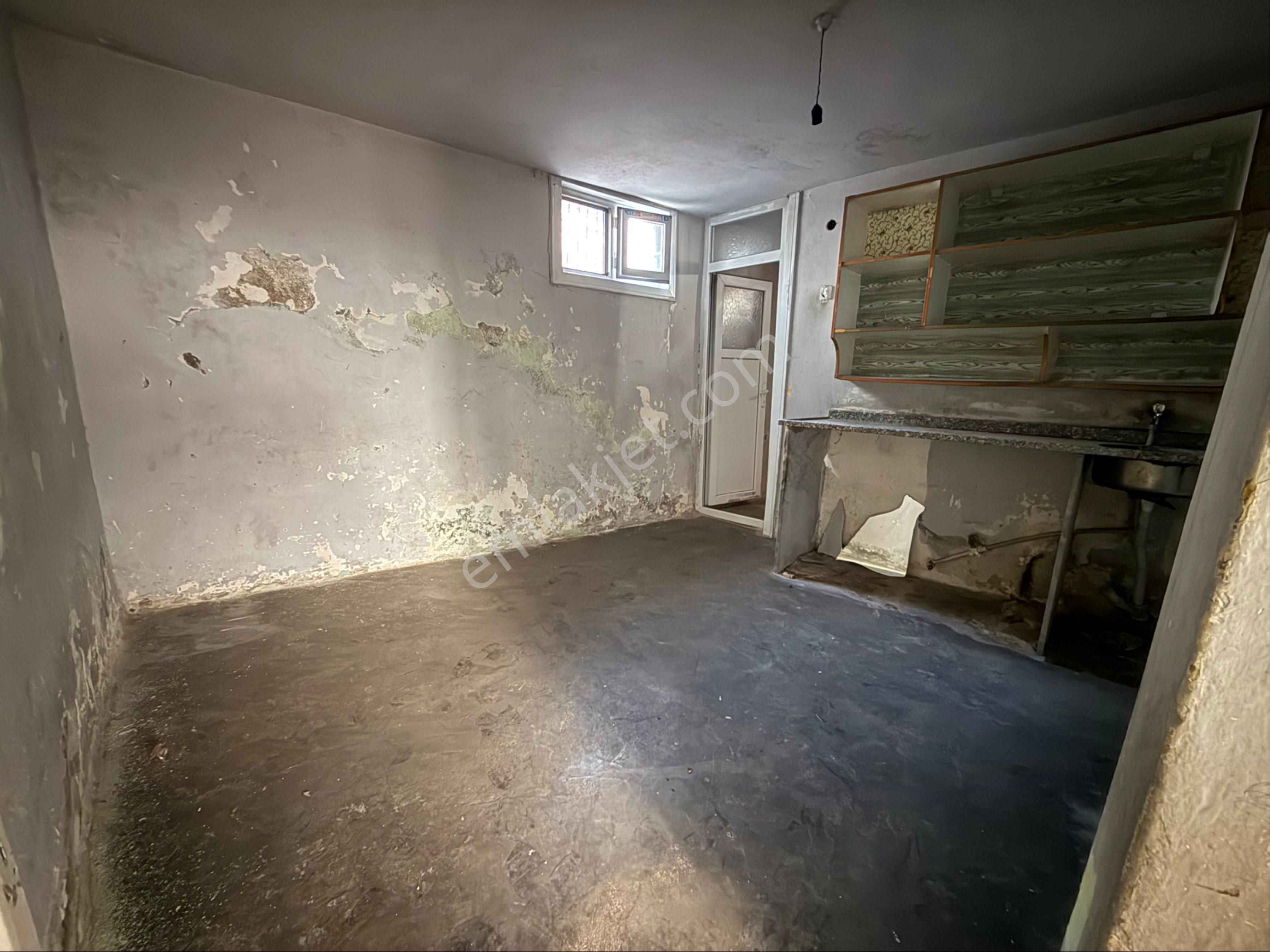 Uzaydan Hoşğörde Satlık 2 Katlı Müstakiı Ev - Görsel 14