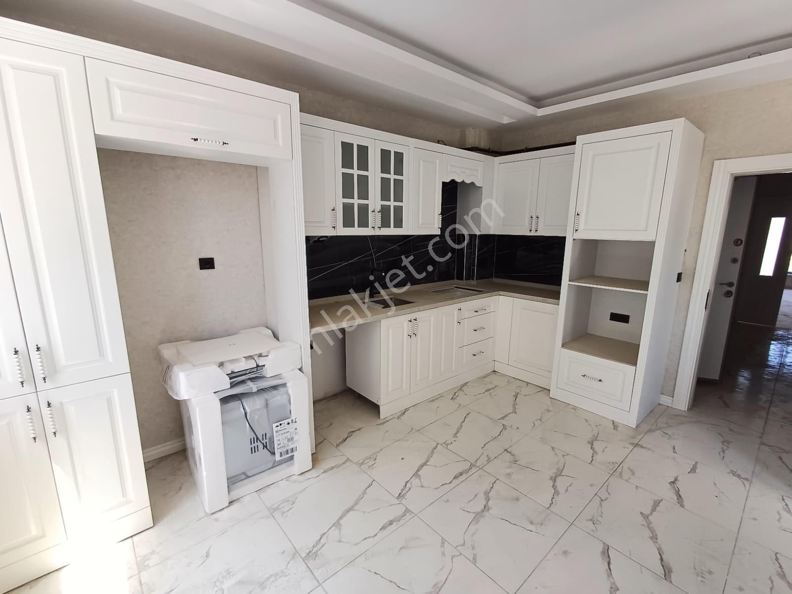 Emrah Çiftci'den Meram Yenişehir Mah. Gazze Cad.yanı Satılık 3+1 Arakat Ultra Lüks Daire