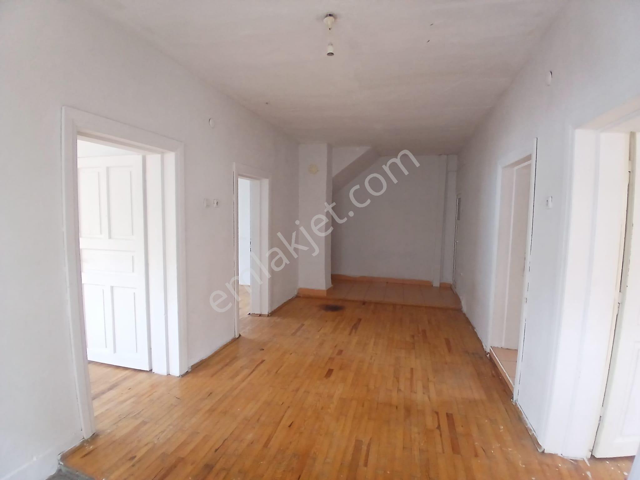 Akçay Emlak'tan Akşehir Gazi Pazarı Yanında Müstakil Tadında Bahçeli Kiralık 2+1 Daire - Görsel 27