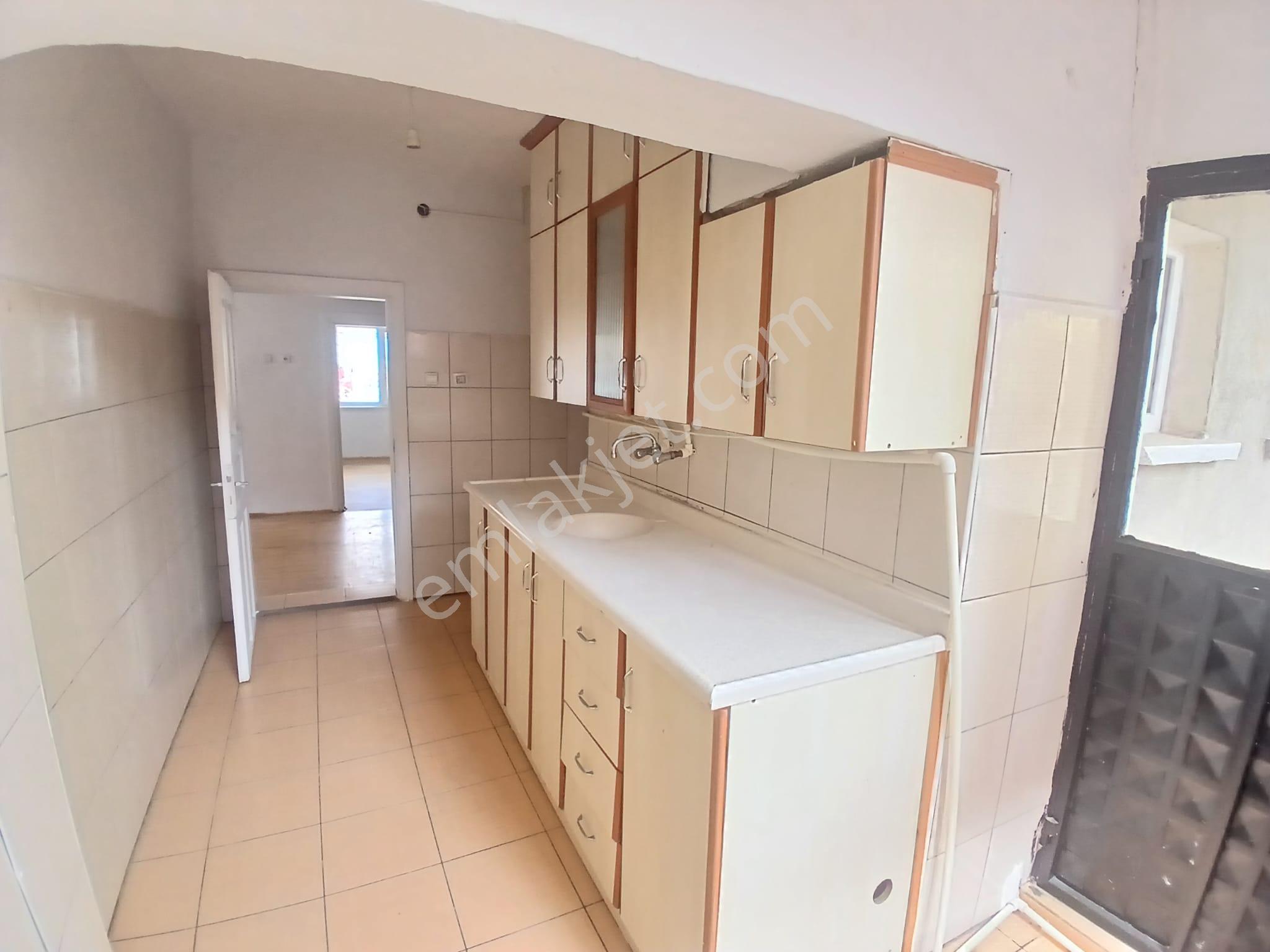 Akçay Emlak'tan Akşehir Gazi Pazarı Yanında Müstakil Tadında Bahçeli Kiralık 2+1 Daire - Görsel 3
