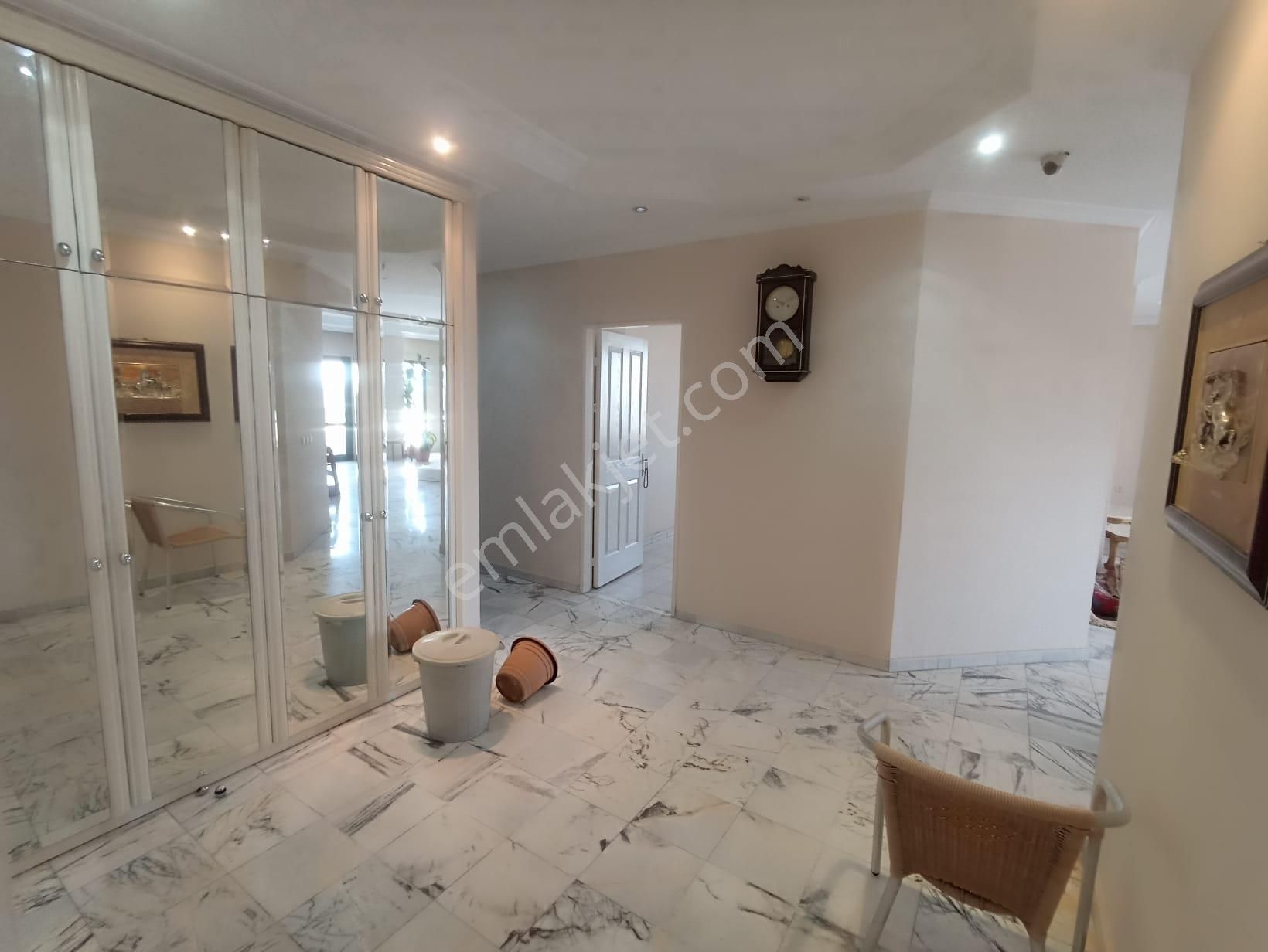 Nehir Manzaralı Cadde Üzerinde Sitede Güvenlikli Kapalı Otoparklı 4+1 Geniş Oturumlu - Görsel 10