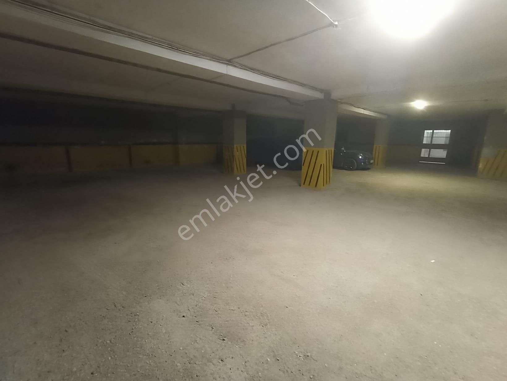 Nehir Manzaralı Cadde Üzerinde Sitede Güvenlikli Kapalı Otoparklı 4+1 Geniş Oturumlu - Görsel 9