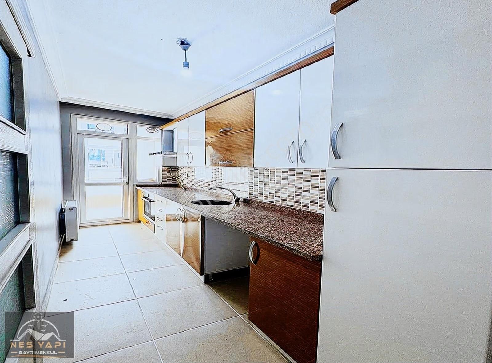 Nes Yapı'dan Metrobüse 1 Dk Masrafsız Arakat Geniş Daire Satışta - Görsel 21